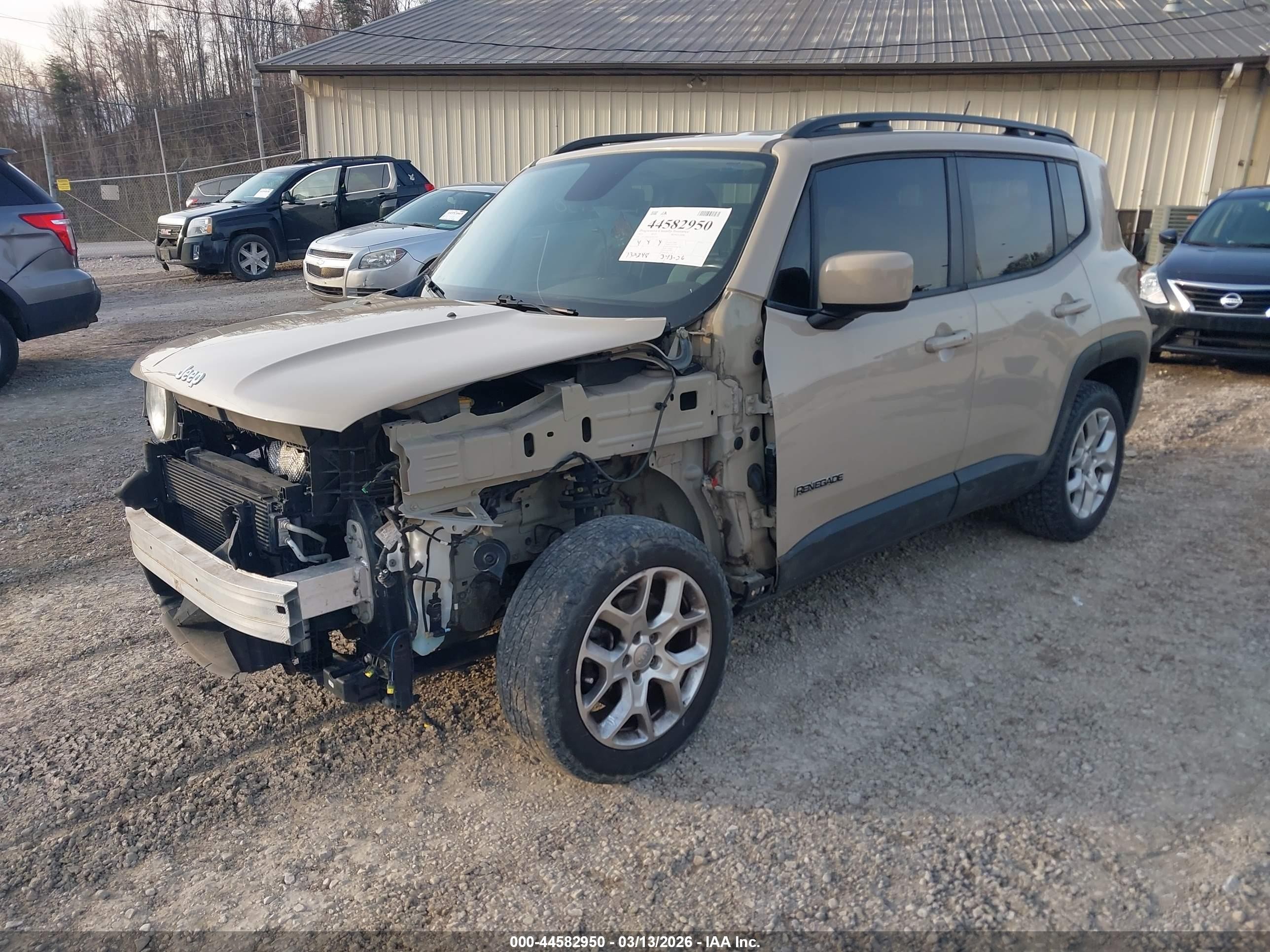2015 Jeep Renegade Latitude Beige vin: ZACCJBBT0FPB75939