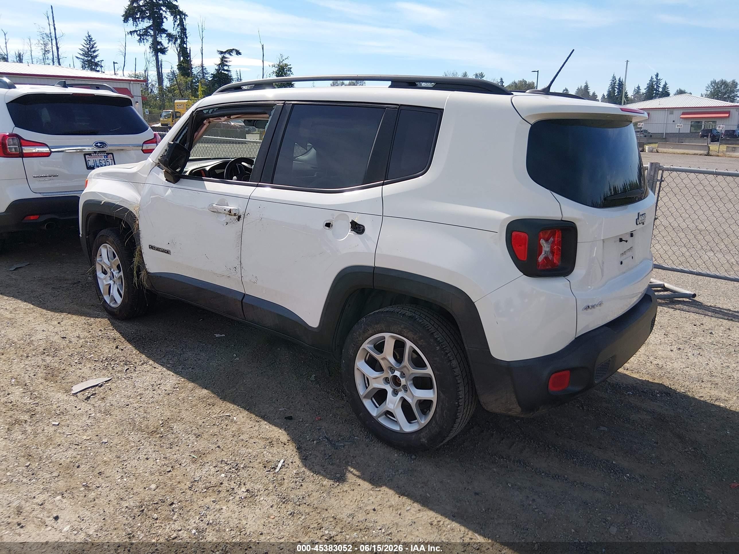 2015 Jeep Renegade Latitude White vin: ZACCJBBT0FPB76446
