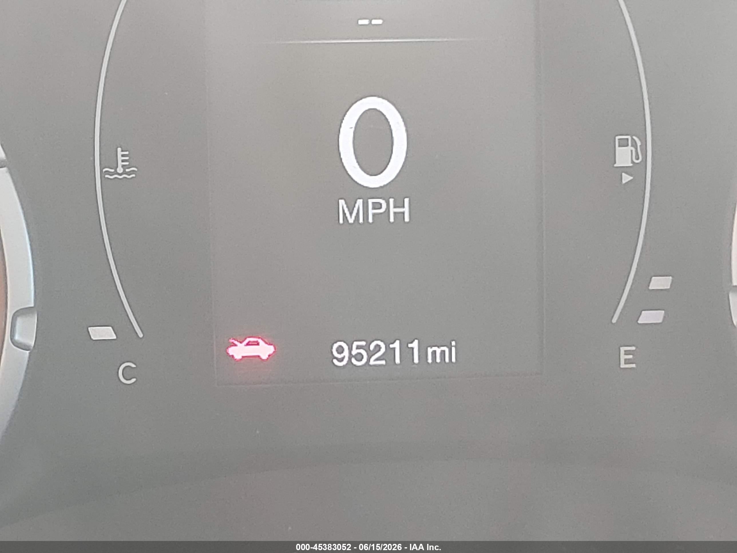 2015 Jeep Renegade Latitude White vin: ZACCJBBT0FPB76446