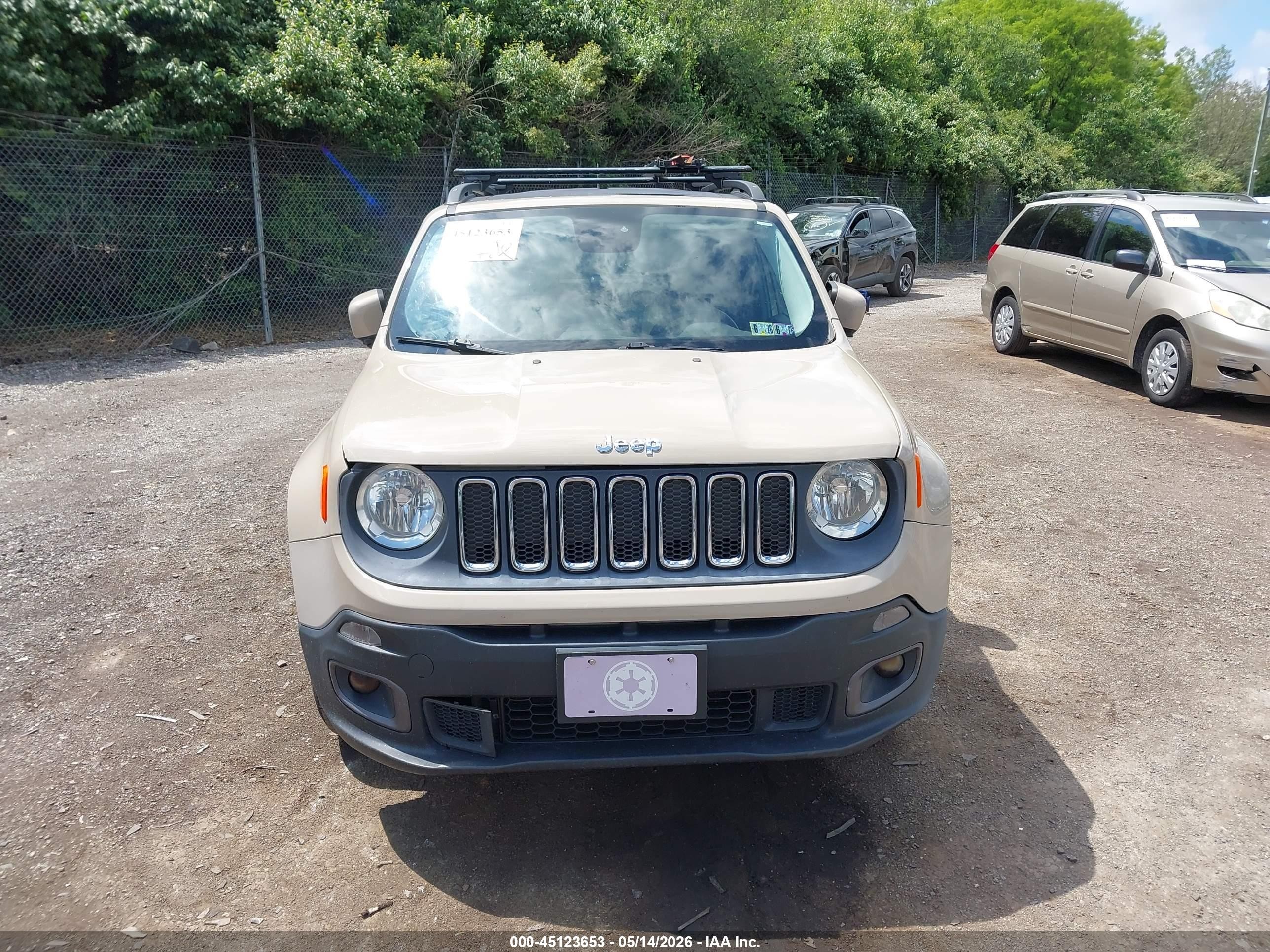 2015 Jeep Renegade Latitude Tan vin: ZACCJBBT0FPC14082