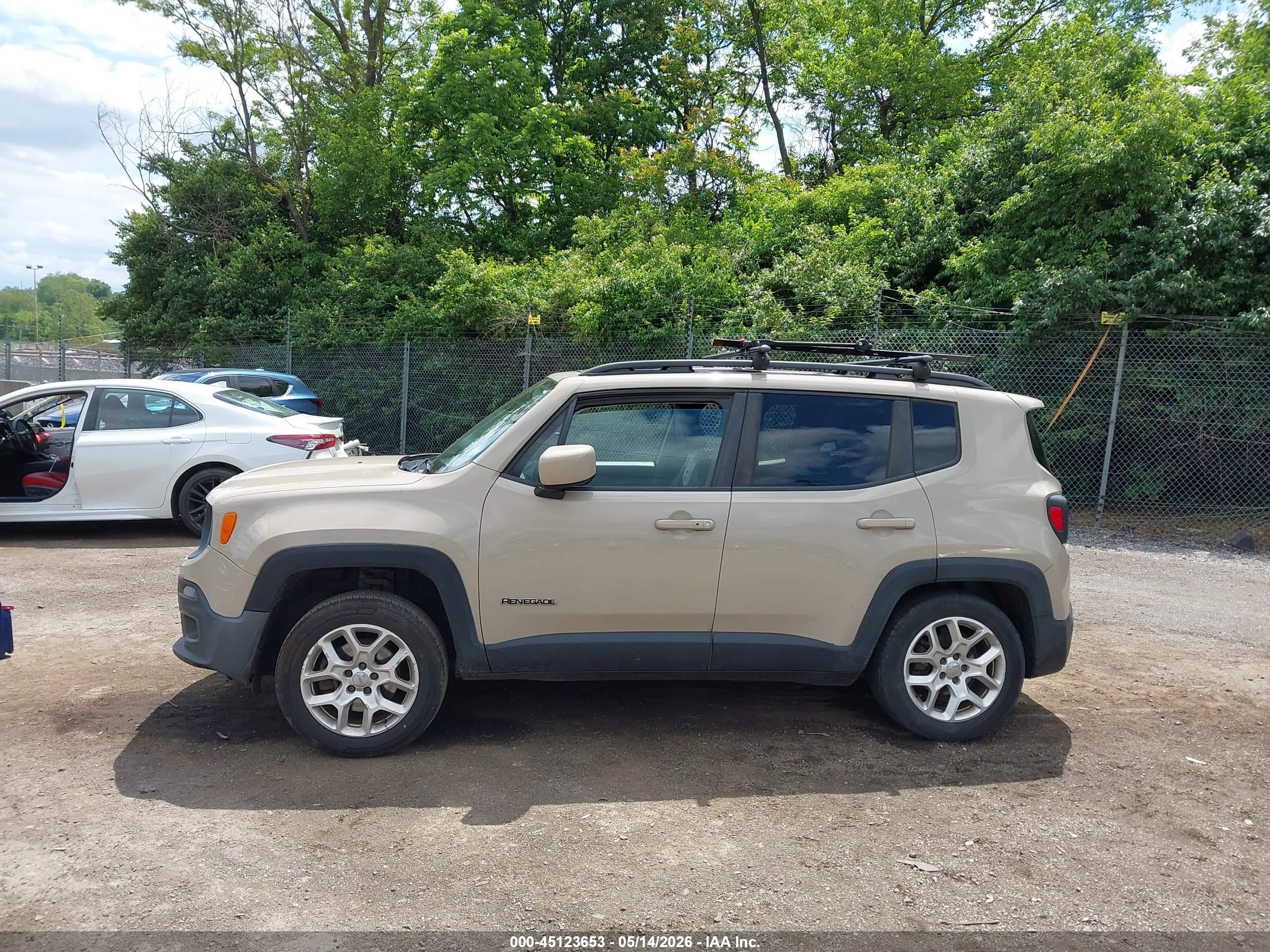 2015 Jeep Renegade Latitude Tan vin: ZACCJBBT0FPC14082