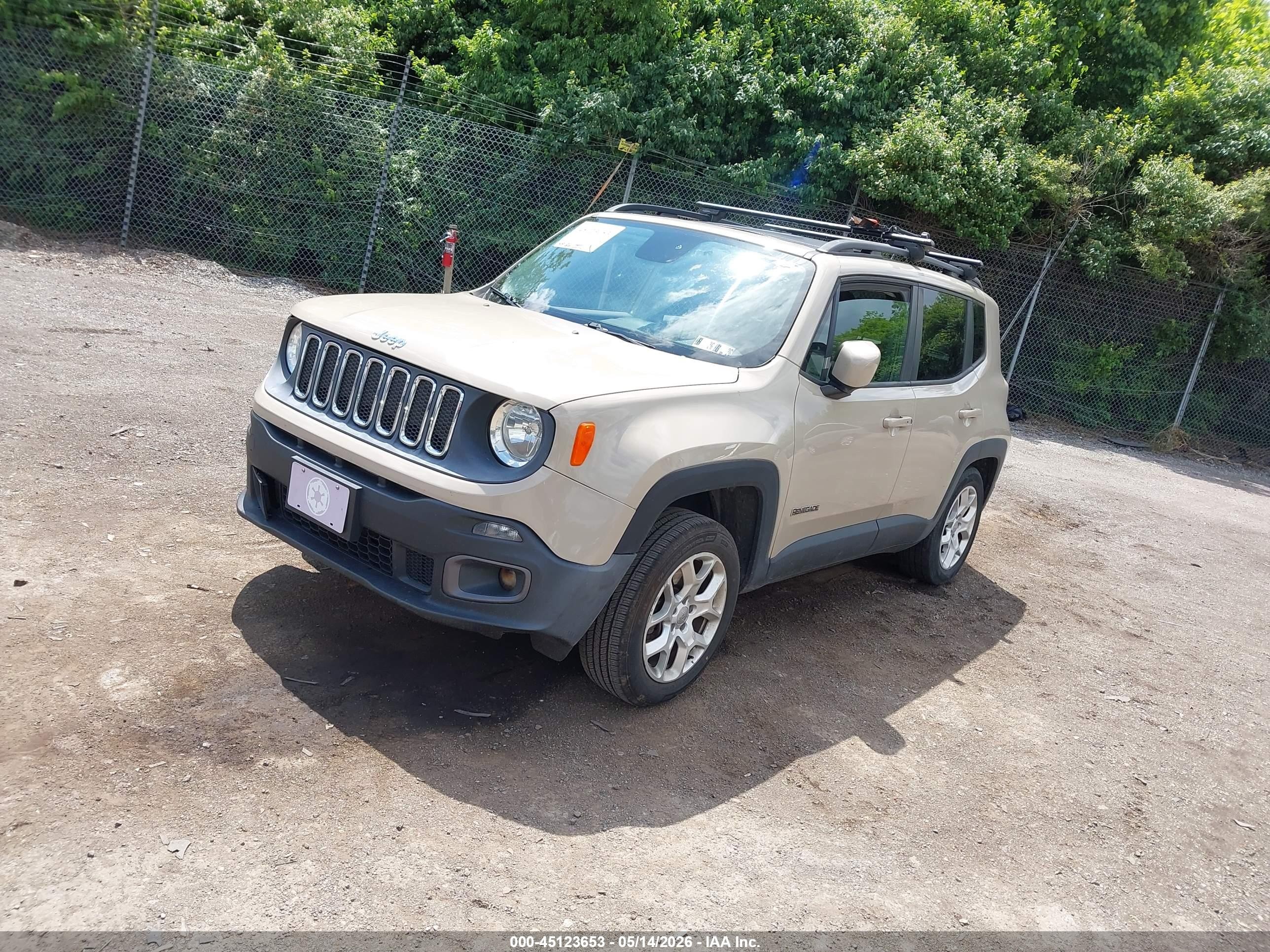 2015 Jeep Renegade Latitude Tan vin: ZACCJBBT0FPC14082