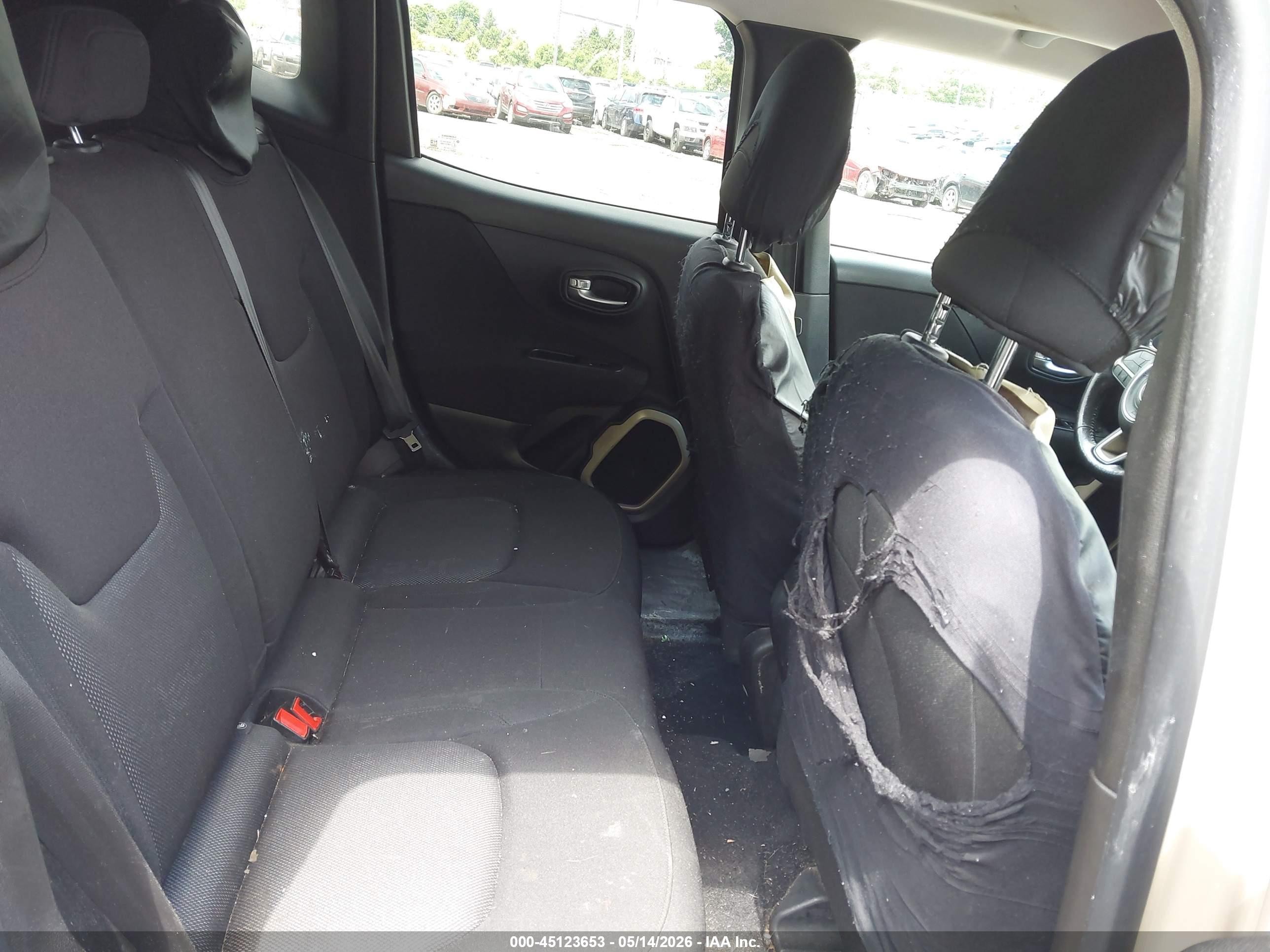 2015 Jeep Renegade Latitude Tan vin: ZACCJBBT0FPC14082