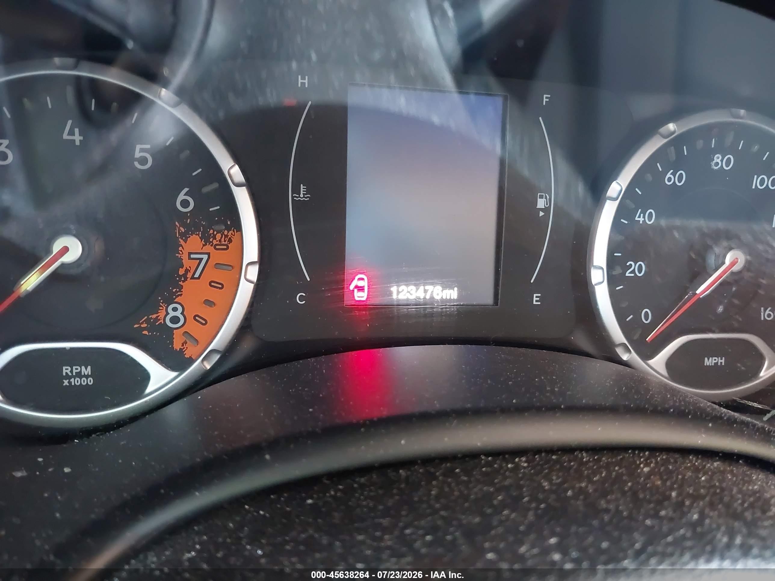 2015 Jeep Renegade Latitude Orange vin: ZACCJBBT0FPC28127