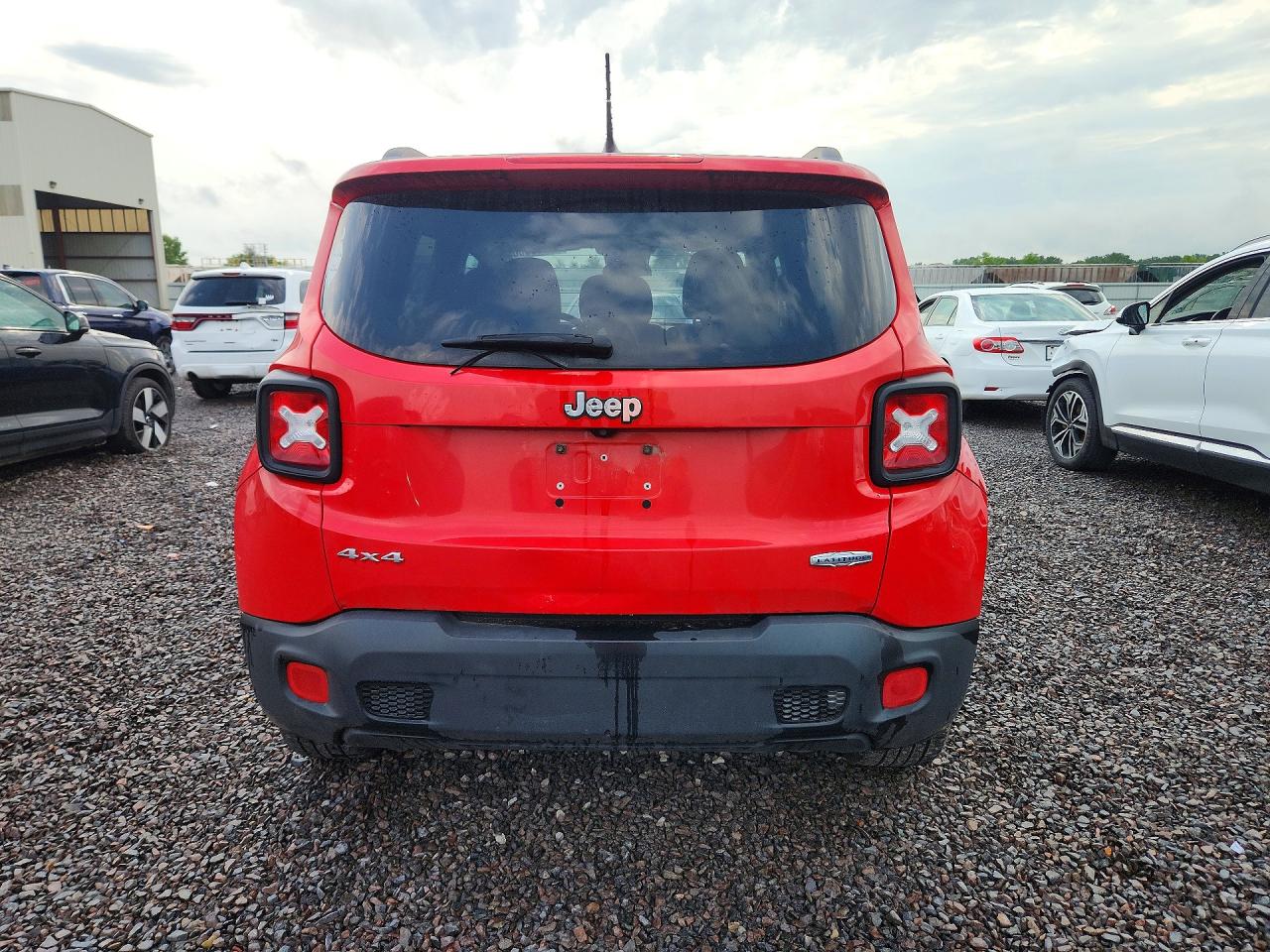 2015 Jeep Renegade Latitude Red vin: ZACCJBBT0FPC45364
