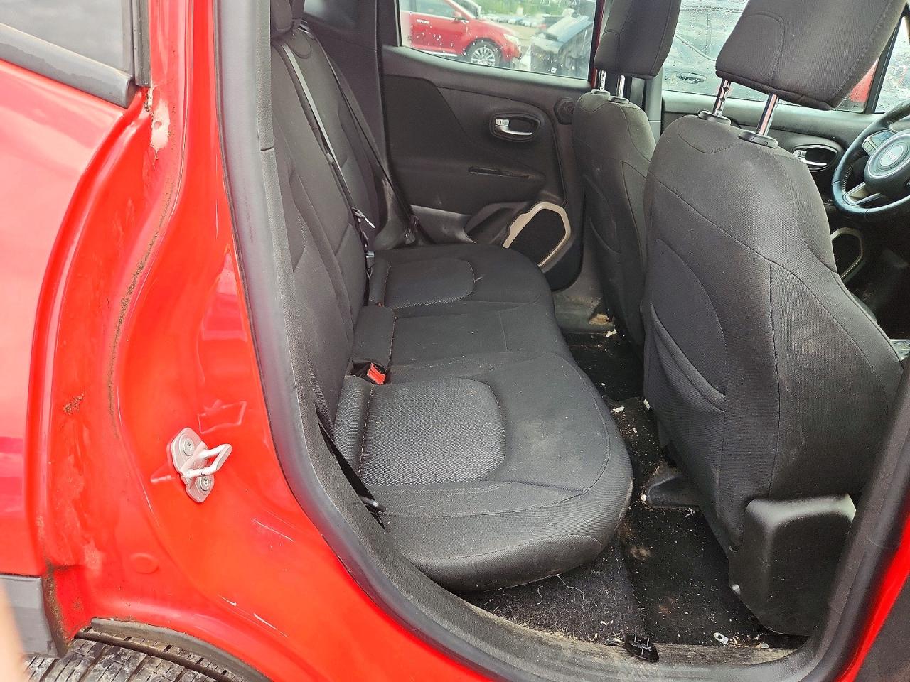 2015 Jeep Renegade Latitude Red vin: ZACCJBBT0FPC45364