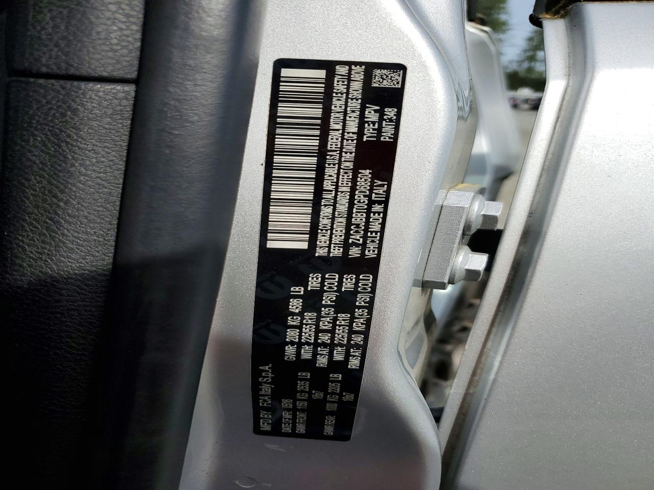 2016 Jeep Renegade Latitude Серебряный vin: ZACCJBBT0GPD68504