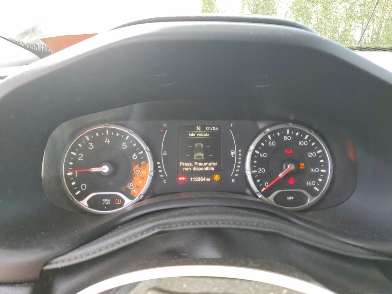 2016 Jeep Renegade Latitude Серебряный vin: ZACCJBBT0GPD68504