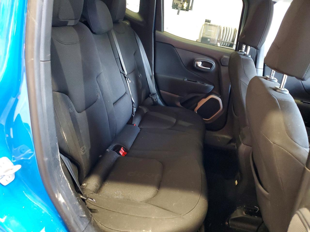 2015 Jeep Renegade Latitude Blue vin: ZACCJBBT1FPB36945