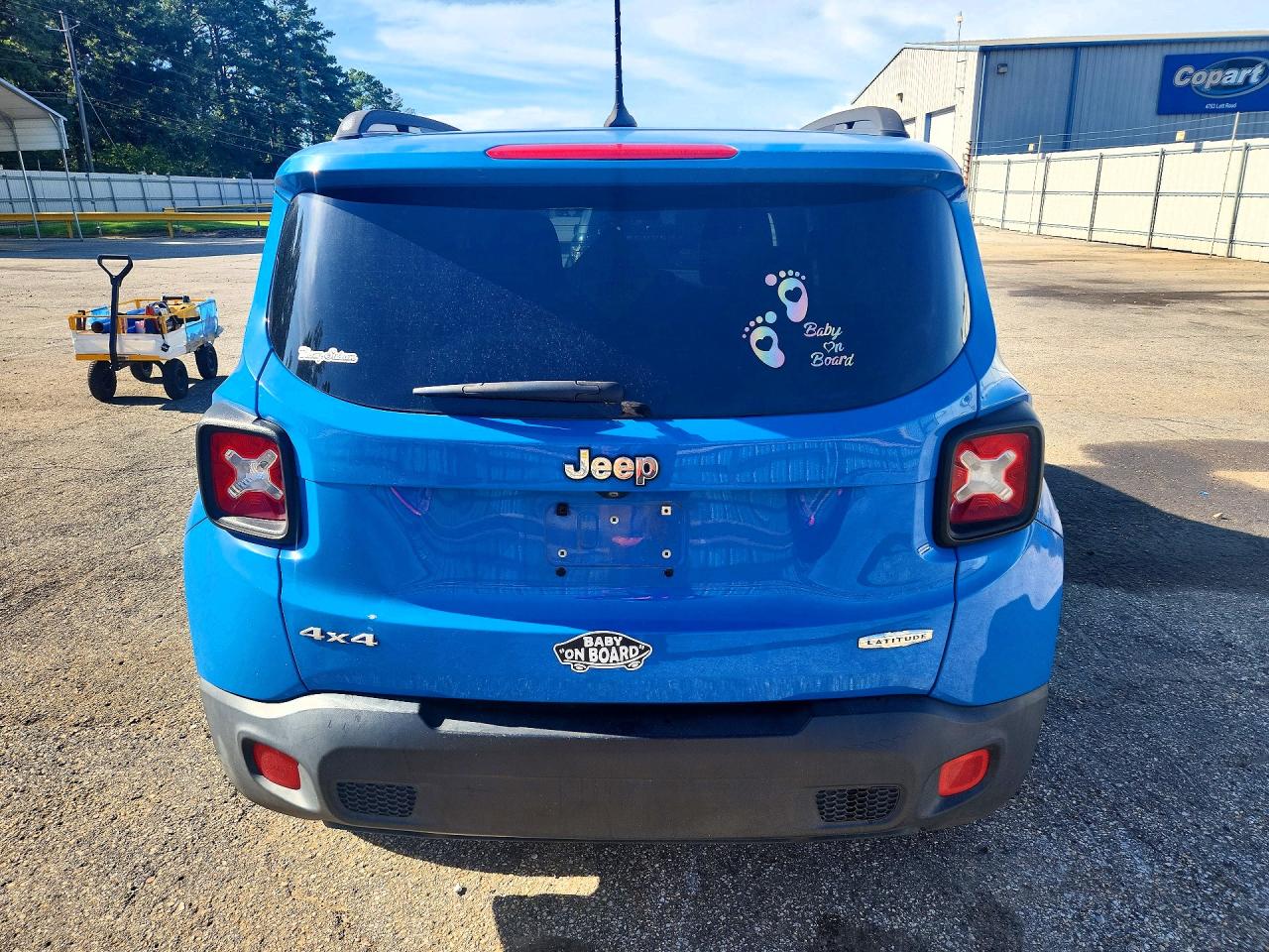 2015 Jeep Renegade Latitude Blue vin: ZACCJBBT1FPB48075