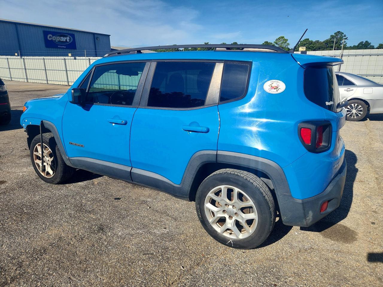 2015 Jeep Renegade Latitude Blue vin: ZACCJBBT1FPB48075