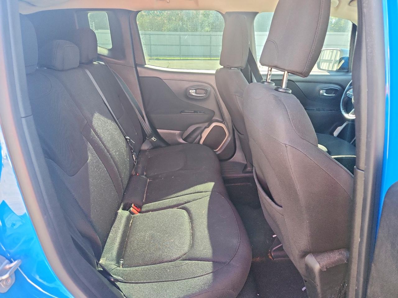 2015 Jeep Renegade Latitude Blue vin: ZACCJBBT1FPB48075