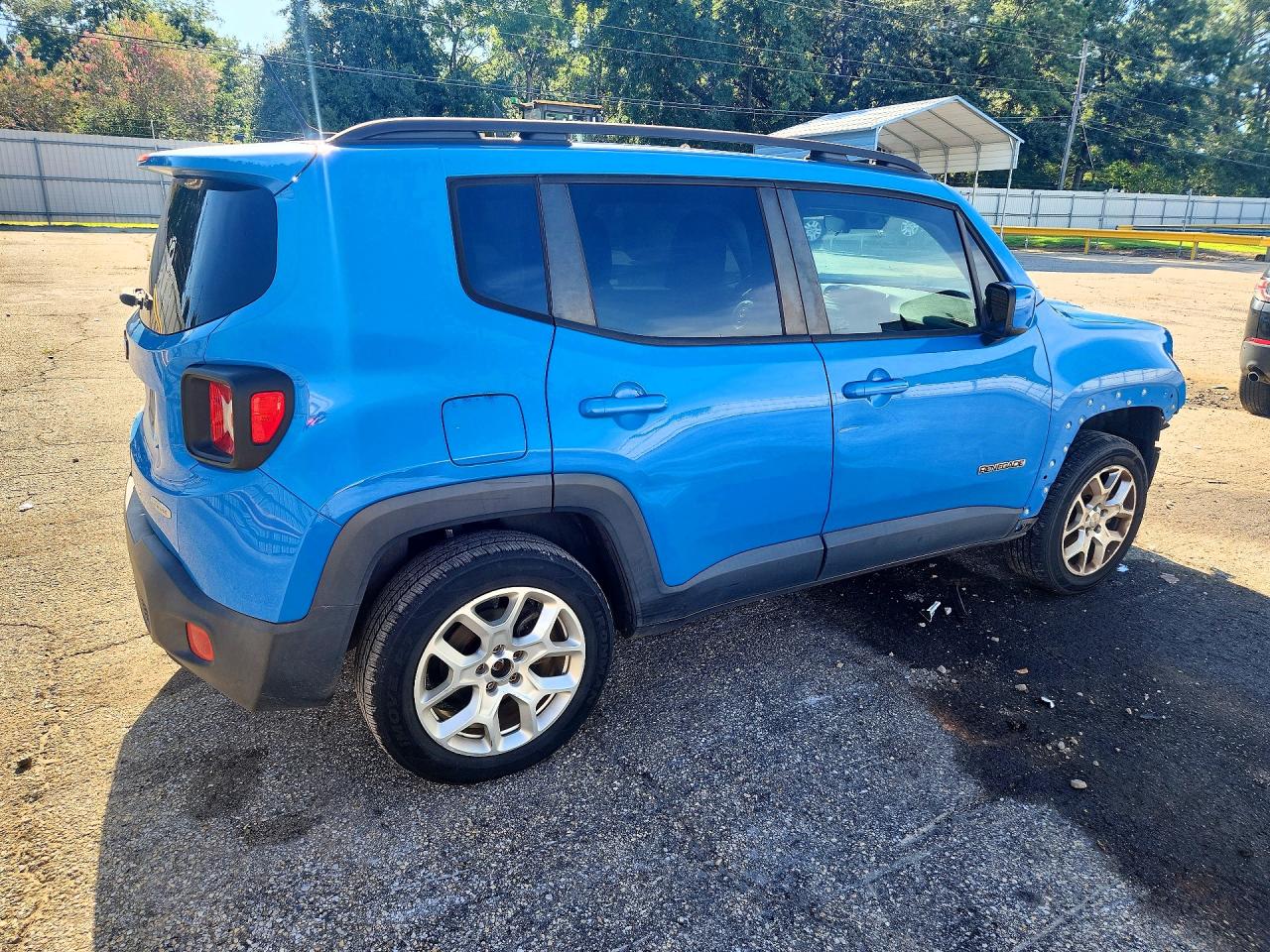 2015 Jeep Renegade Latitude Blue vin: ZACCJBBT1FPB48075