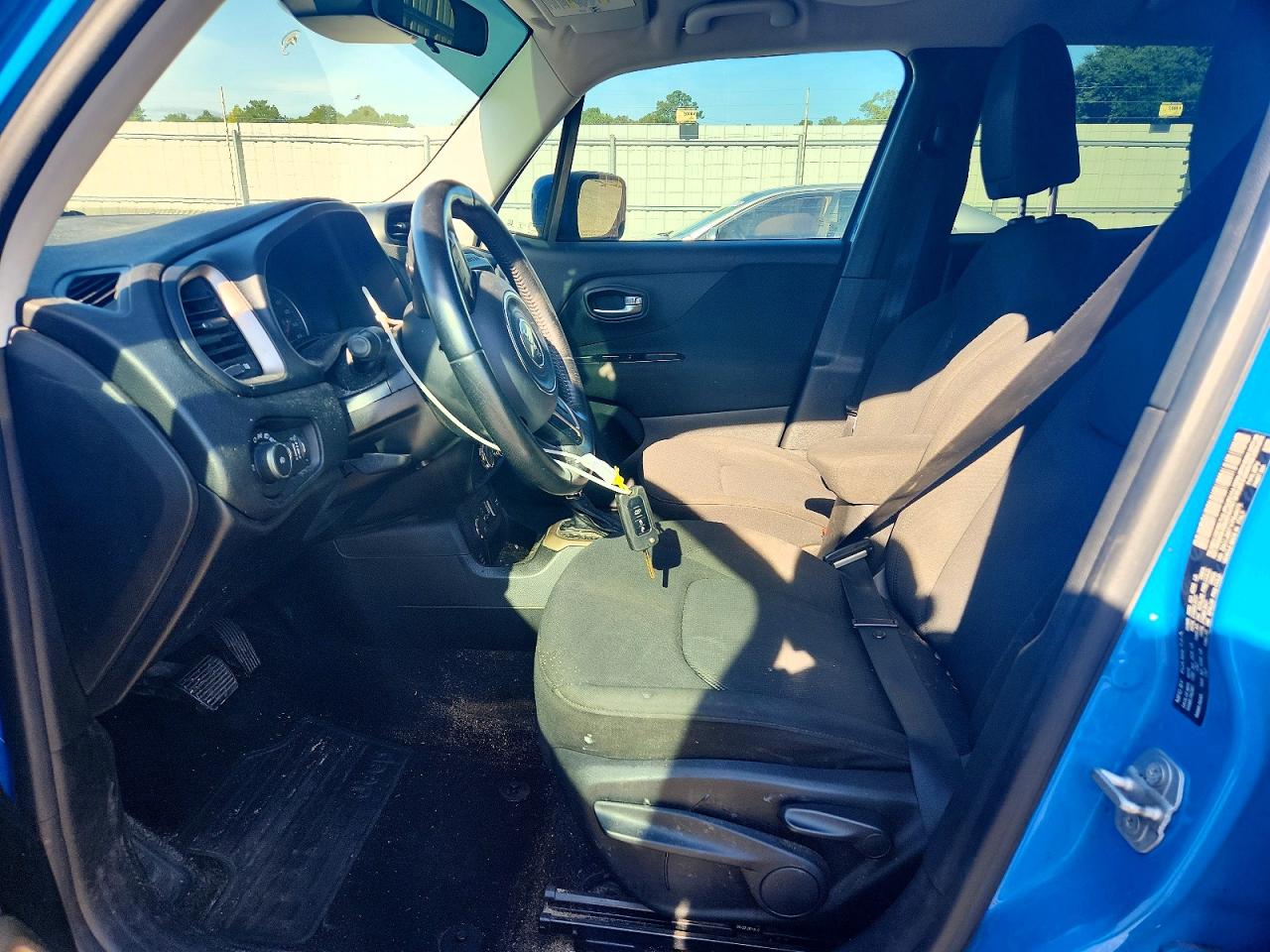 2015 Jeep Renegade Latitude Blue vin: ZACCJBBT1FPB48075