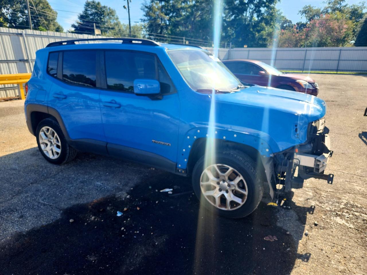 2015 Jeep Renegade Latitude Blue vin: ZACCJBBT1FPB48075