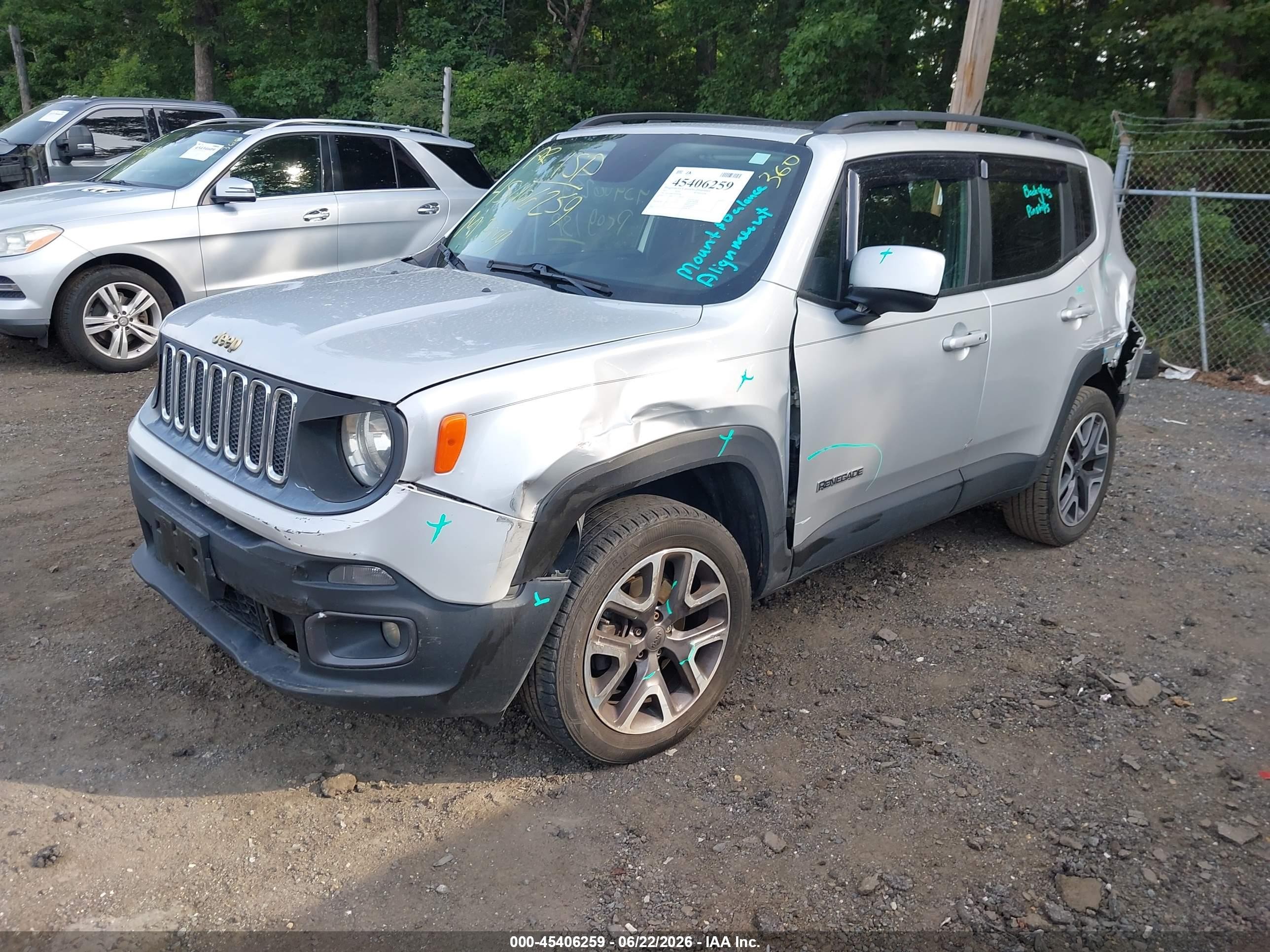 2015 Jeep Renegade Latitude Silver vin: ZACCJBBT1FPC05780