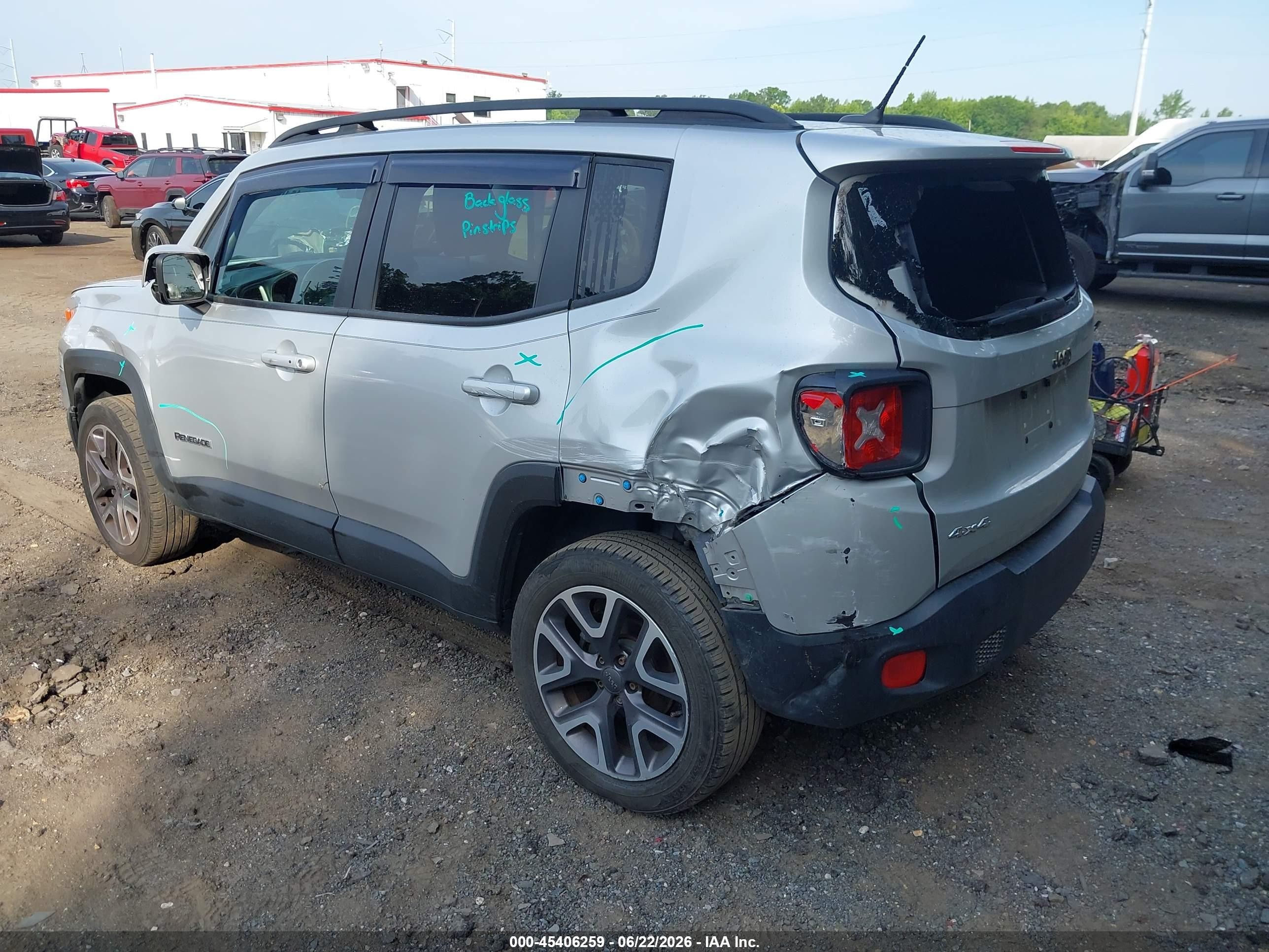 2015 Jeep Renegade Latitude Silver vin: ZACCJBBT1FPC05780
