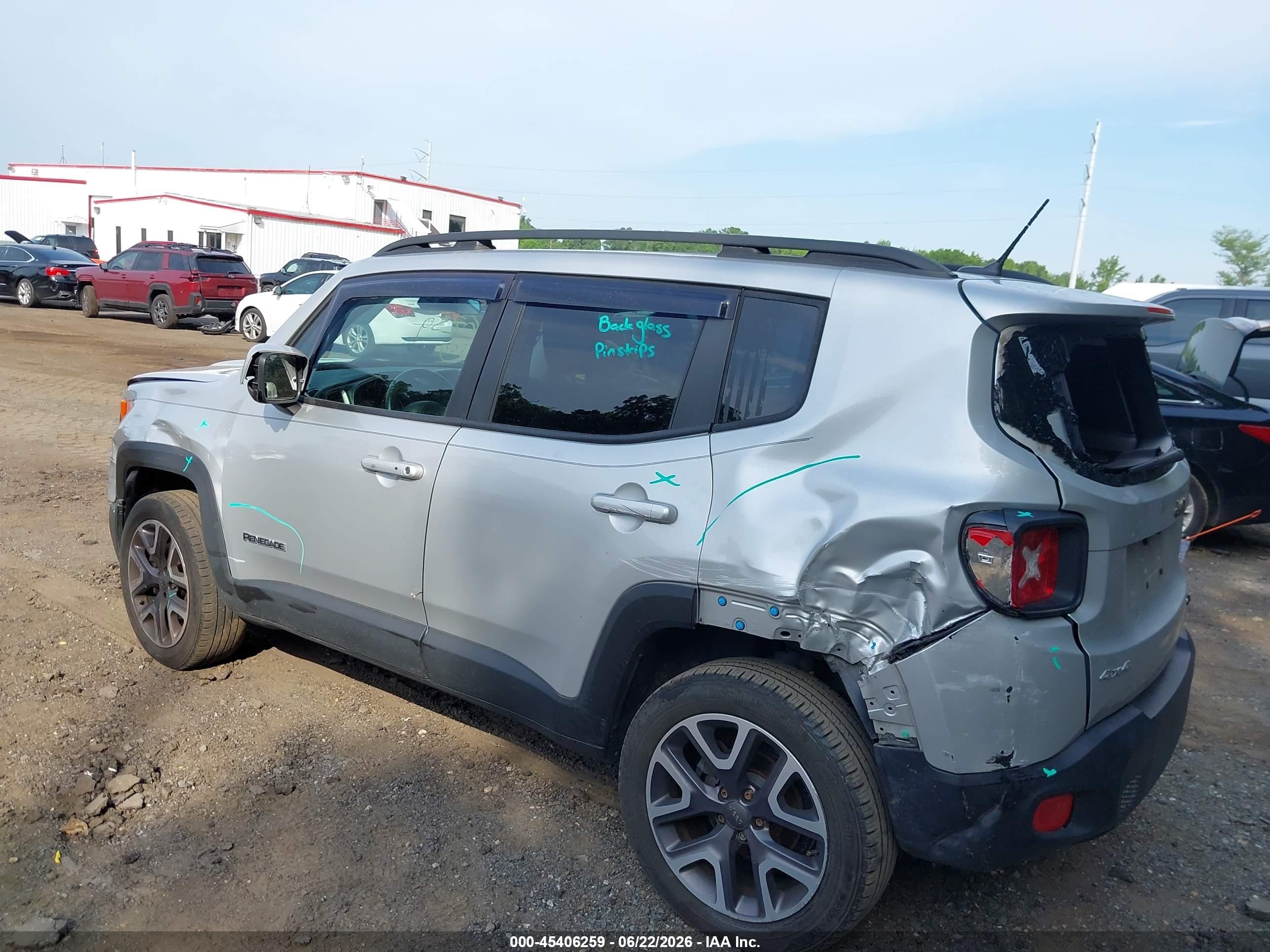 2015 Jeep Renegade Latitude Silver vin: ZACCJBBT1FPC05780