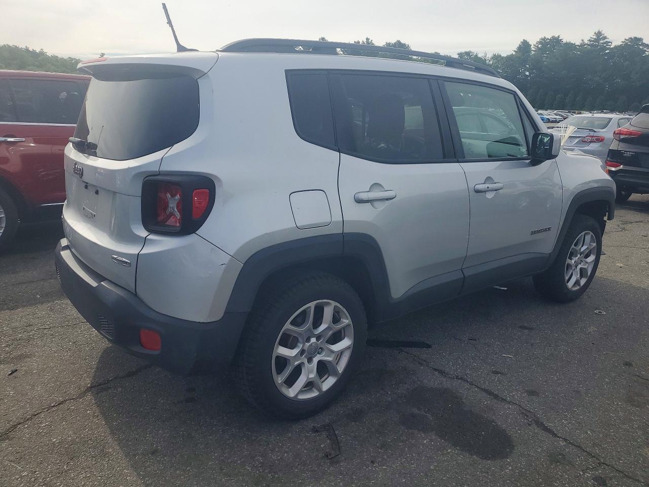 2015 Jeep Renegade Latitude Silver vin: ZACCJBBT1FPC40898