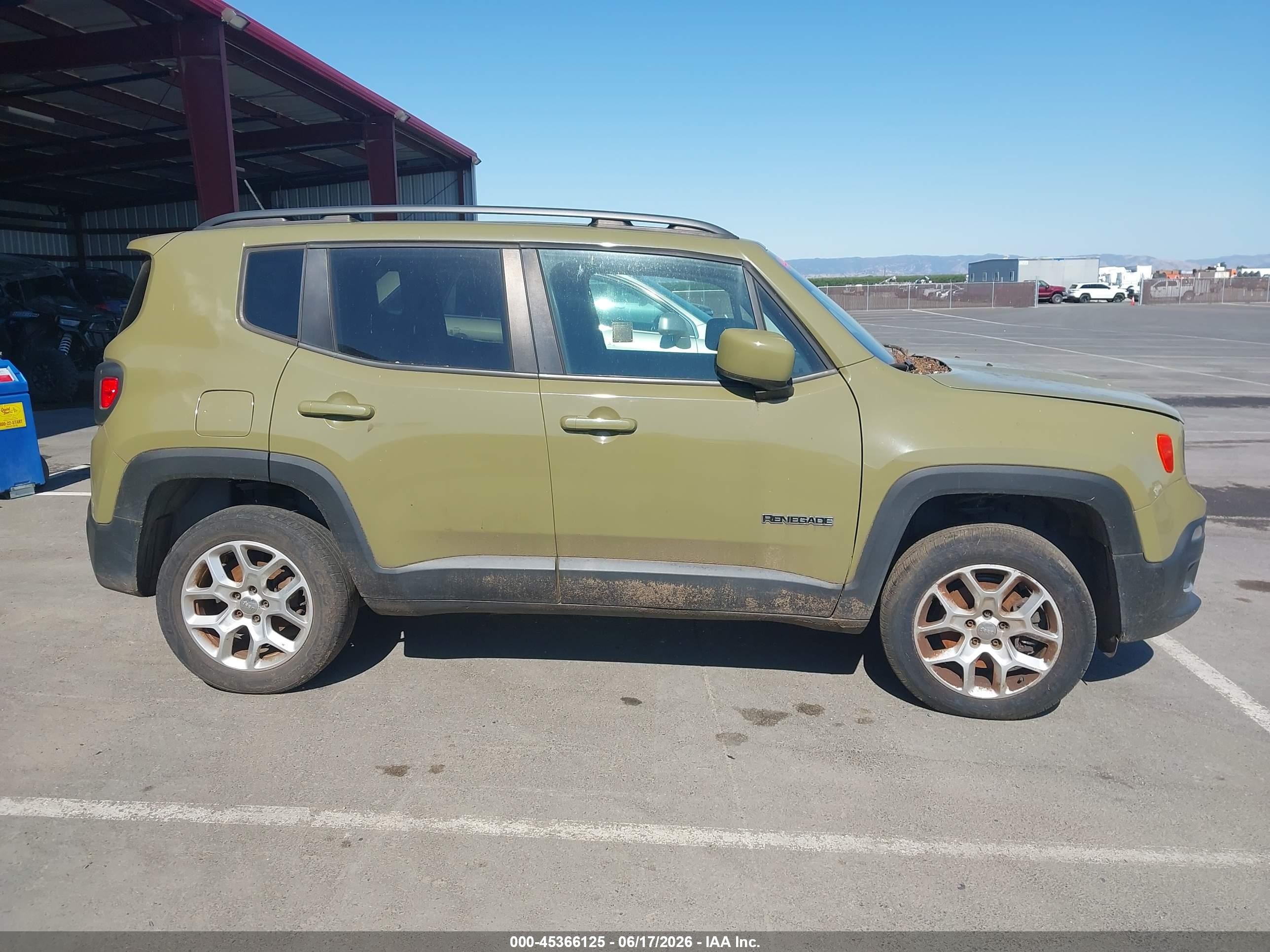 2015 Jeep Renegade Latitude Green vin: ZACCJBBT2FPB26604