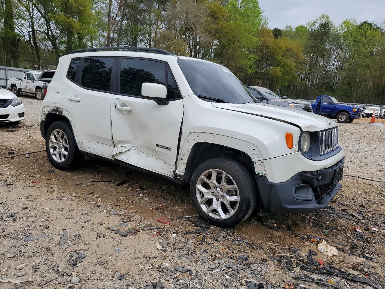 2015 Jeep Renegade Latitude White vin: ZACCJBBT2FPC29182