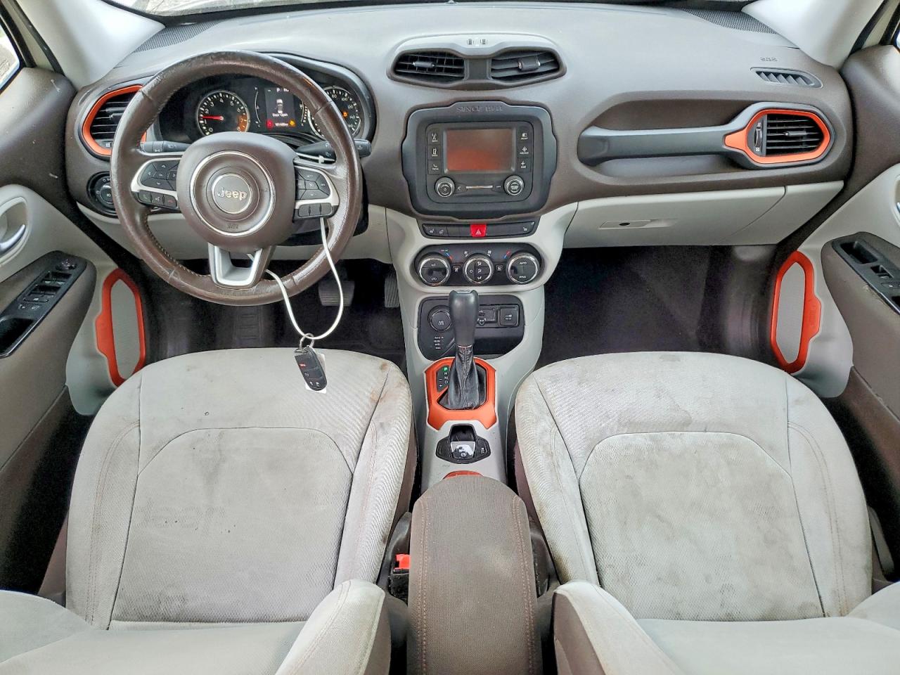 2015 Jeep Renegade Latitude White vin: ZACCJBBT2FPC29182