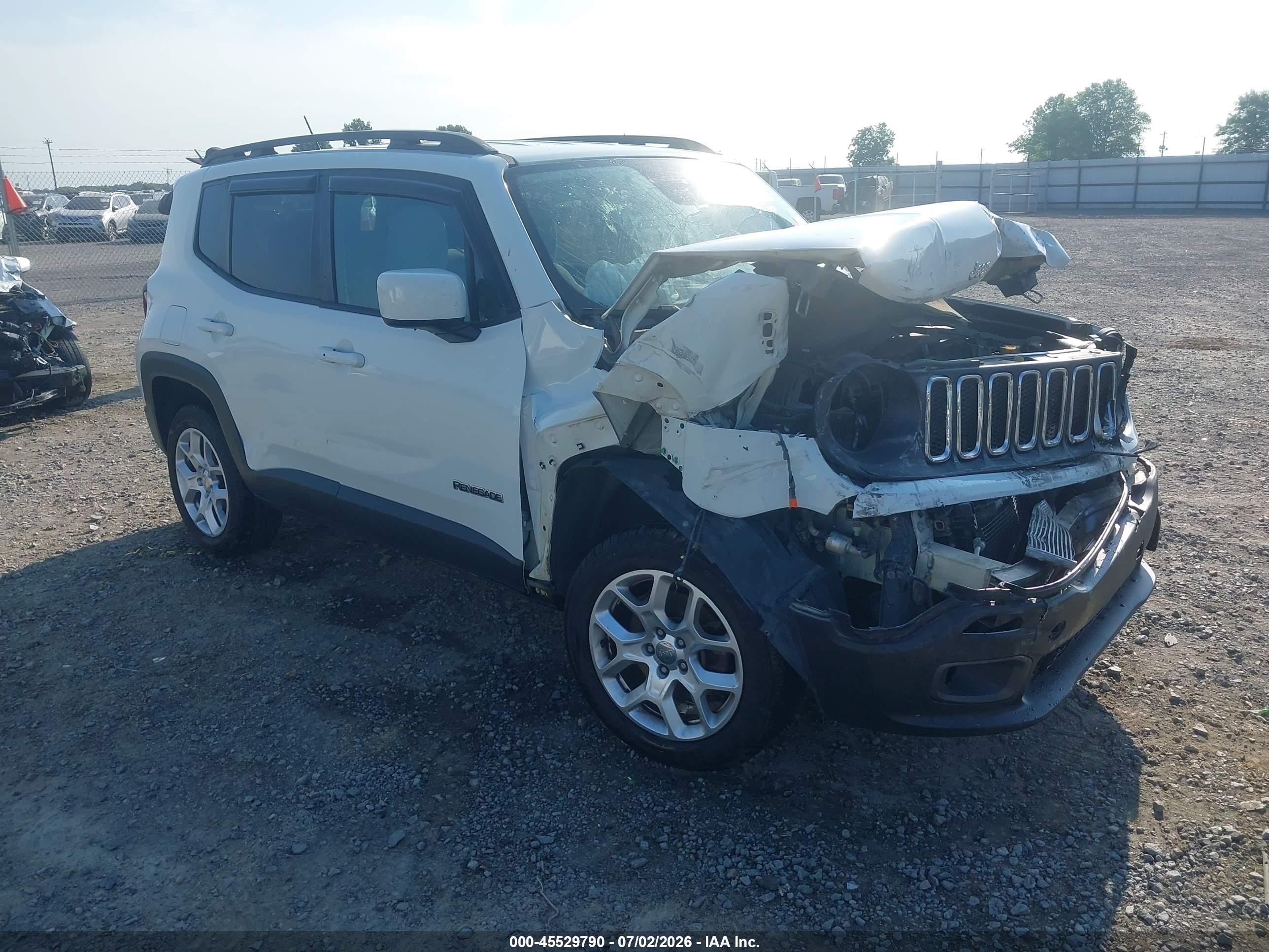 2016 Jeep Renegade Latitude Белый vin: ZACCJBBT2GPD81318
