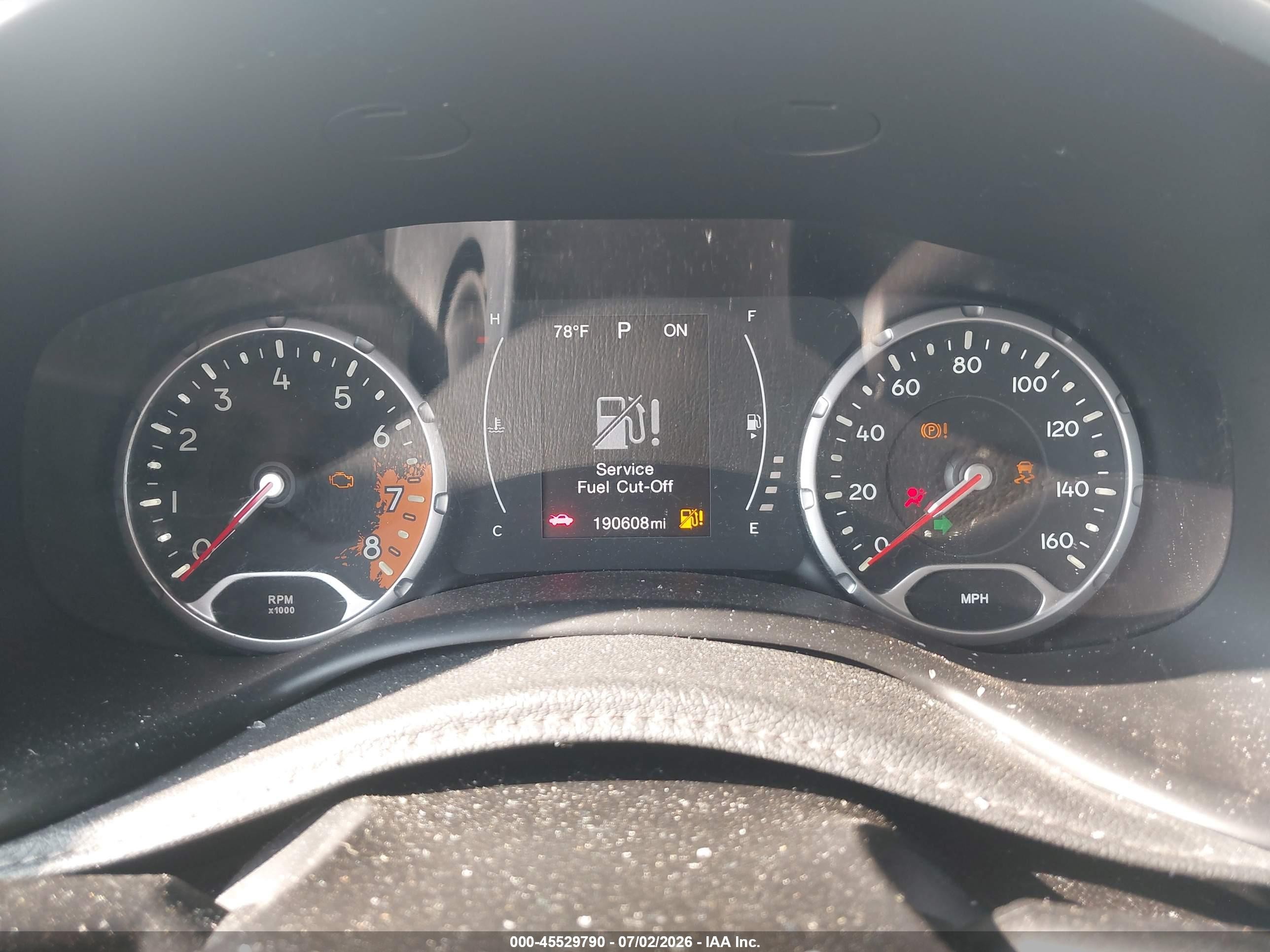 2016 Jeep Renegade Latitude Белый vin: ZACCJBBT2GPD81318