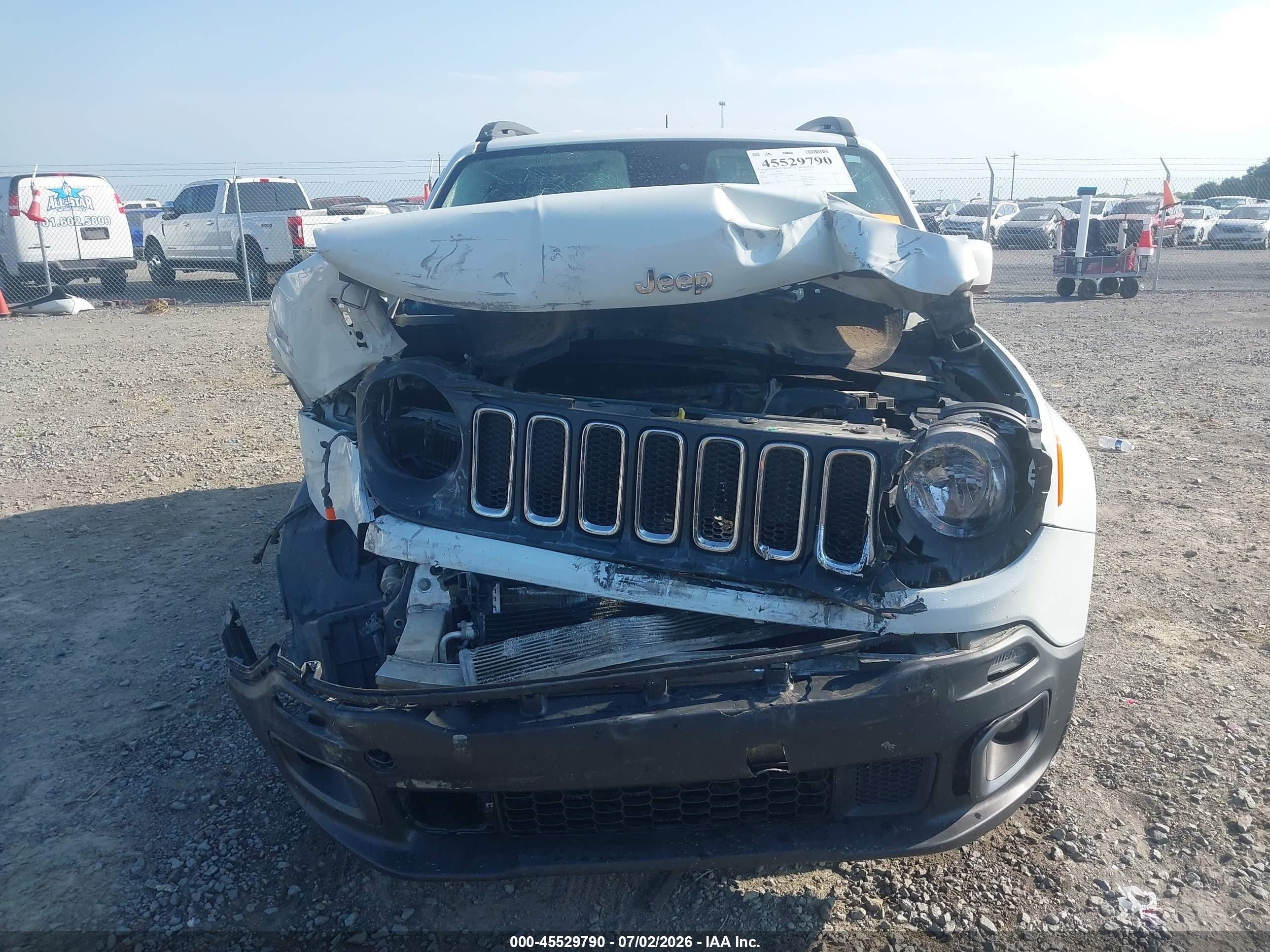 2016 Jeep Renegade Latitude Белый vin: ZACCJBBT2GPD81318