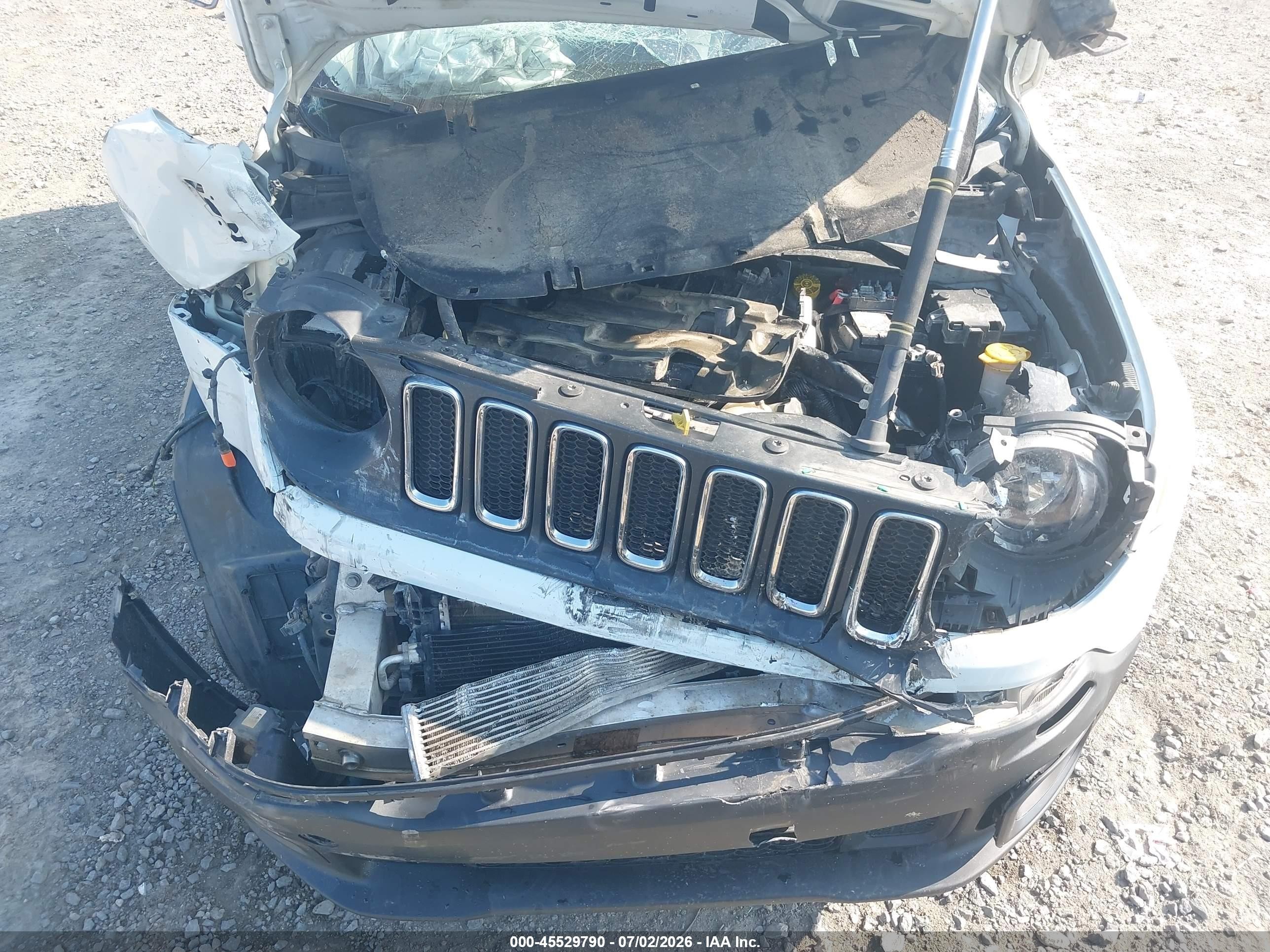 2016 Jeep Renegade Latitude Белый vin: ZACCJBBT2GPD81318