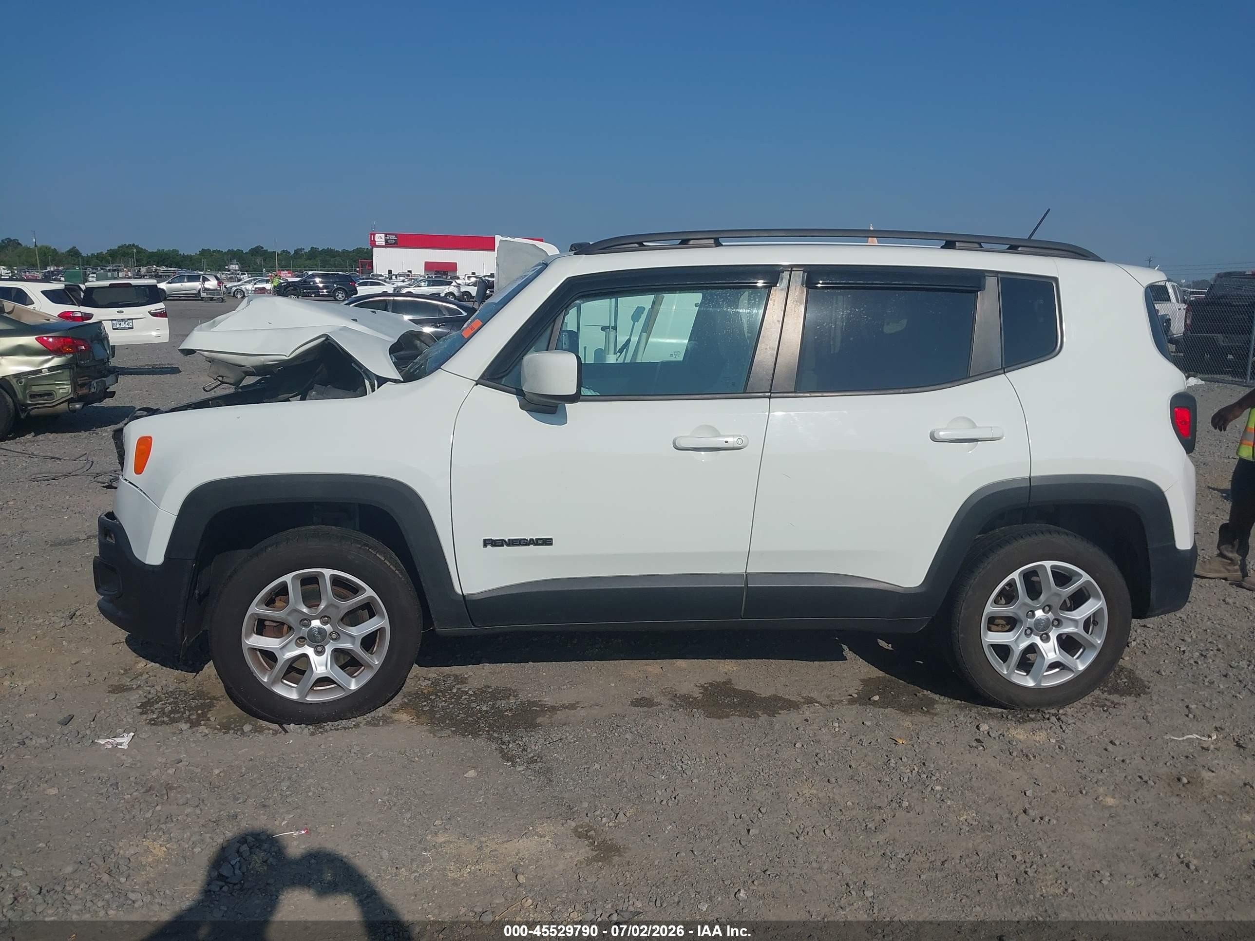 2016 Jeep Renegade Latitude Белый vin: ZACCJBBT2GPD81318