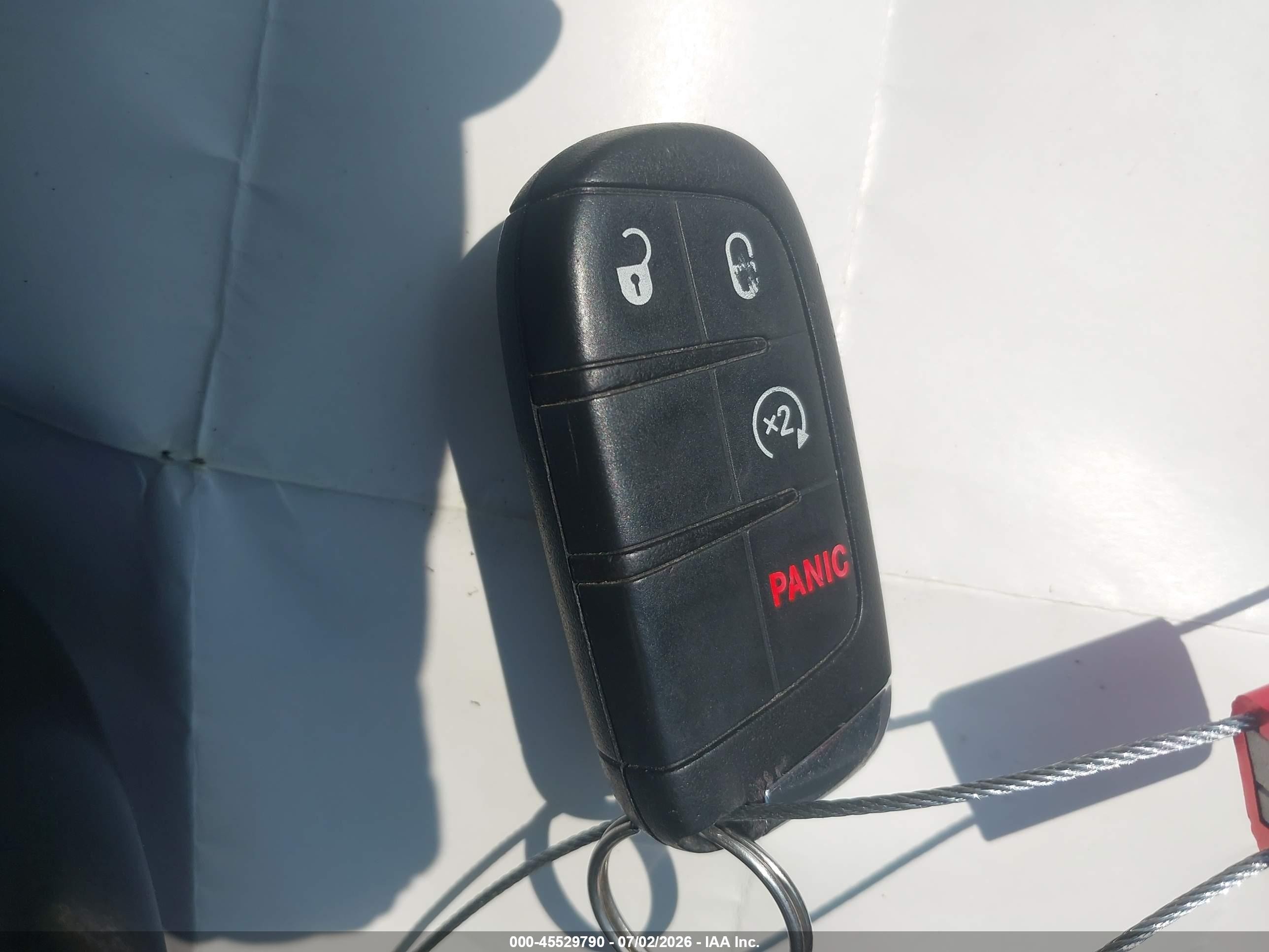 2016 Jeep Renegade Latitude Белый vin: ZACCJBBT2GPD81318