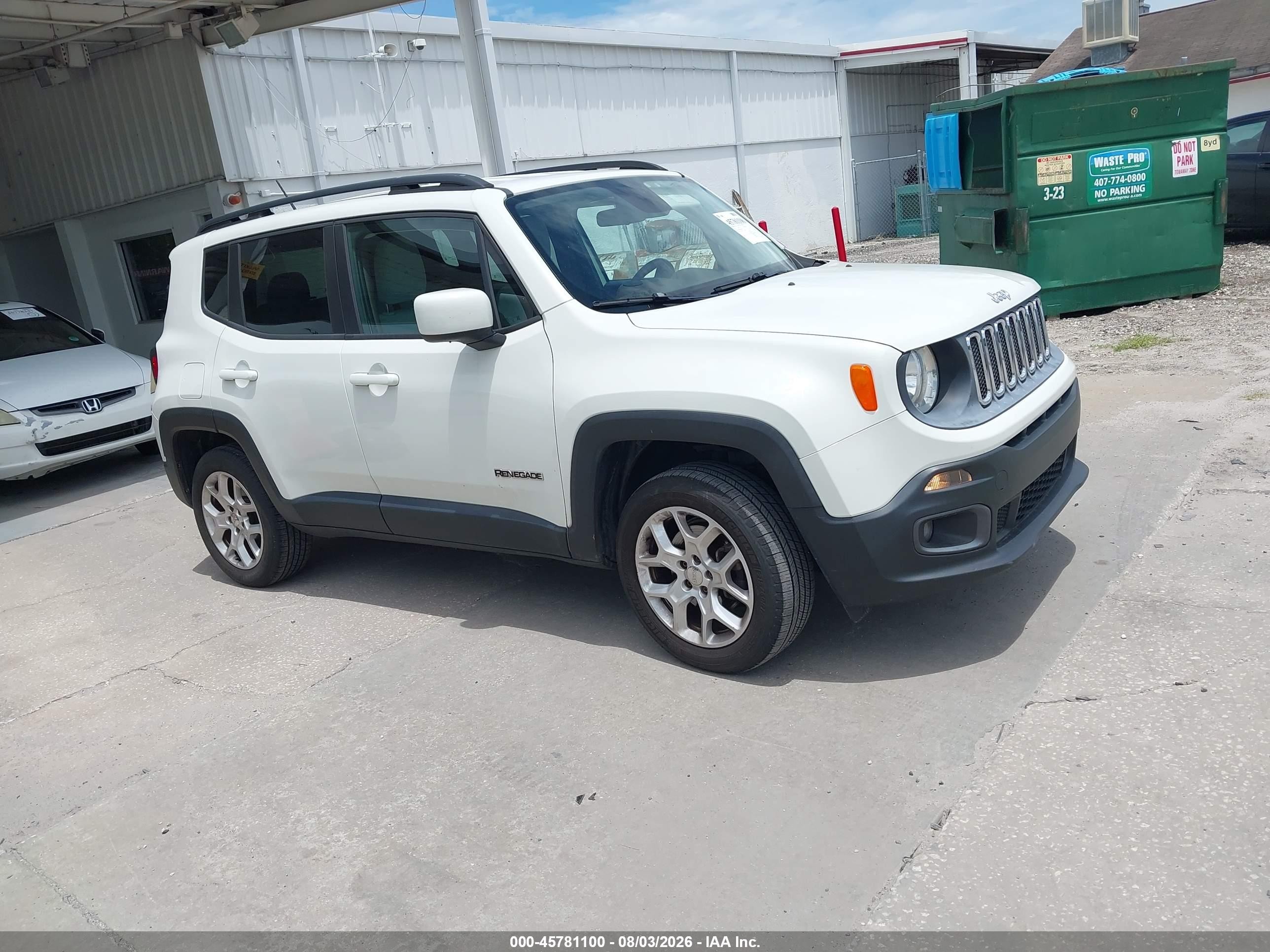 2015 Jeep Renegade Latitude White vin: ZACCJBBT3FPB44951