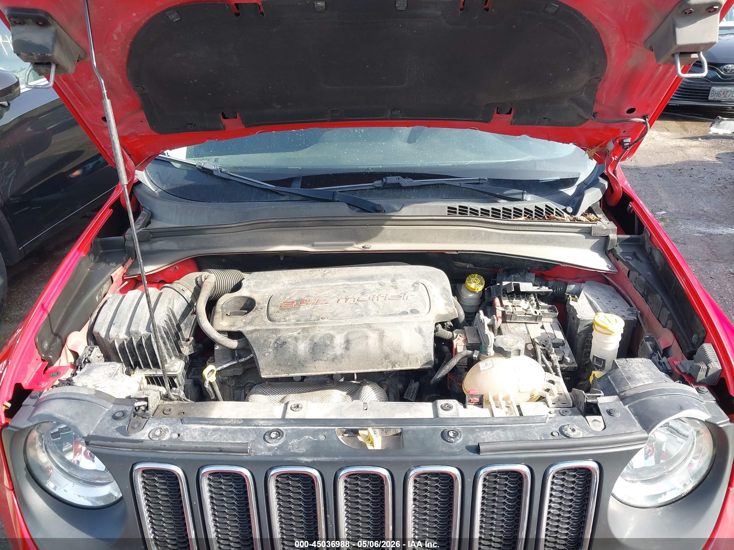 2015 Jeep Renegade Latitude Красный vin: ZACCJBBT3FPB88156