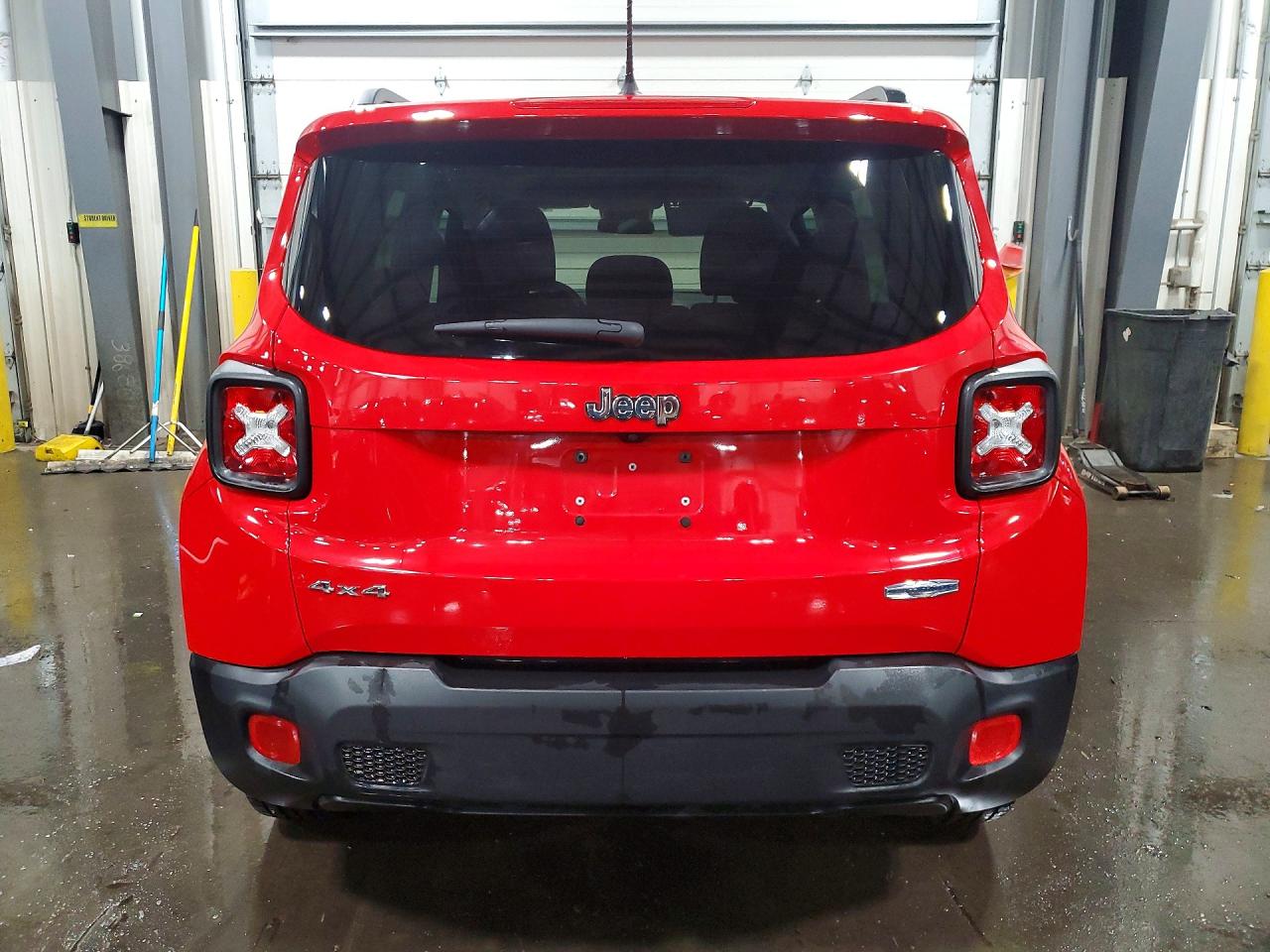 2015 Jeep Renegade Latitude Красный vin: ZACCJBBT3FPB97794