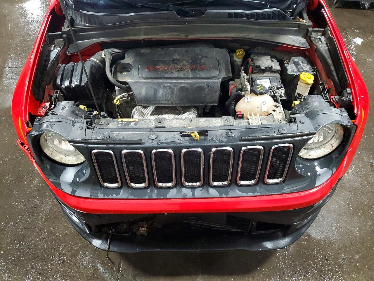 2015 Jeep Renegade Latitude Красный vin: ZACCJBBT3FPB97794