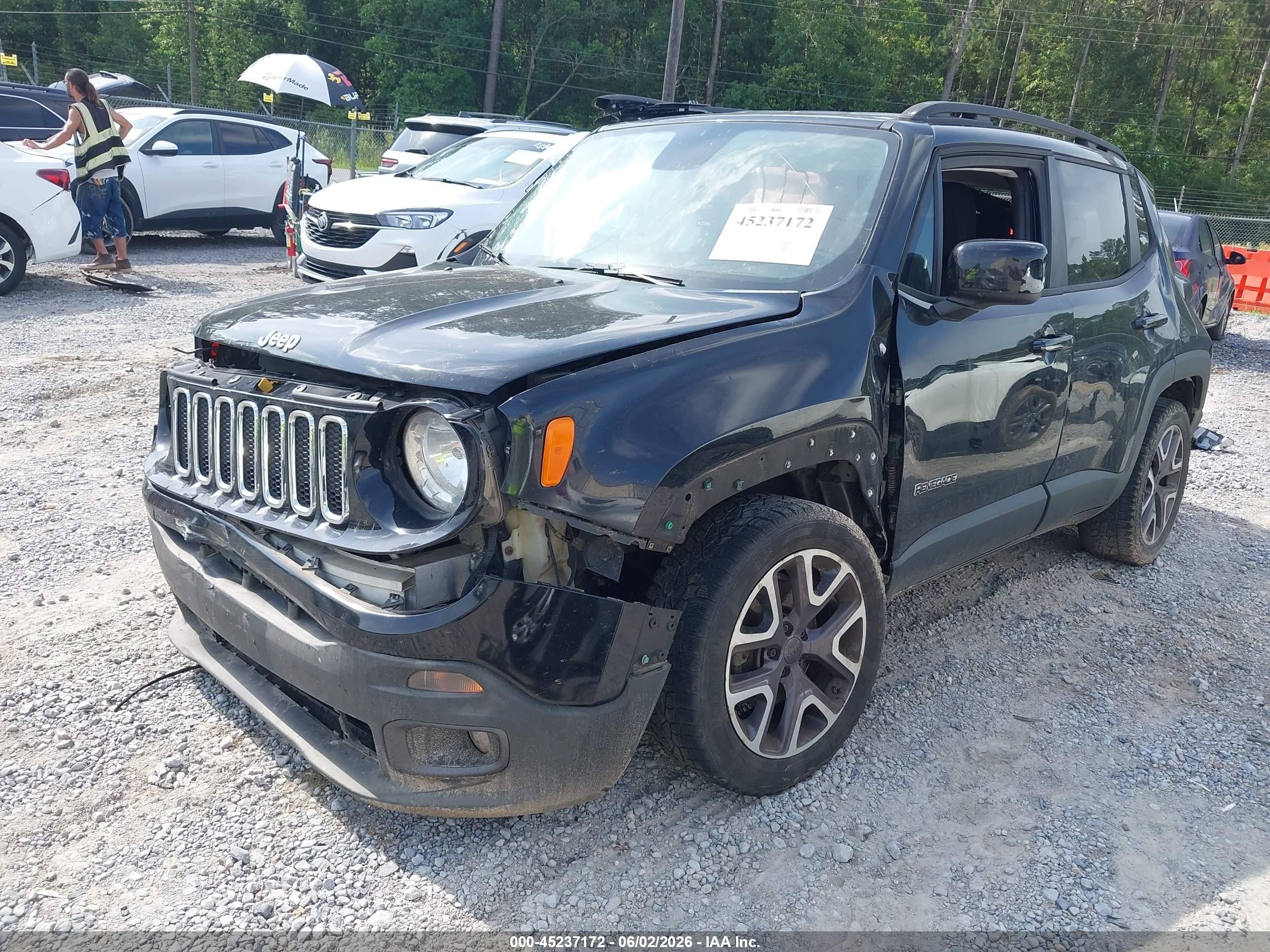 2015 Jeep Renegade Latitude Black vin: ZACCJBBT3FPC01455
