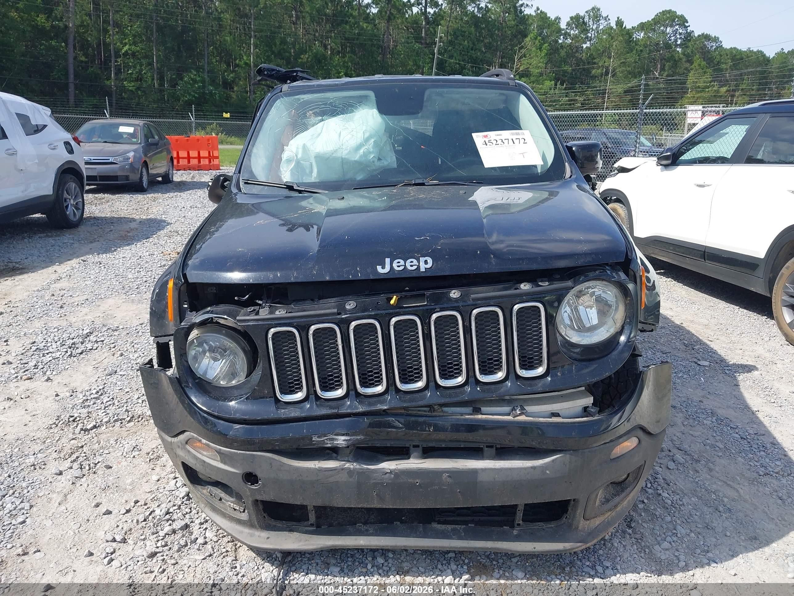 2015 Jeep Renegade Latitude Black vin: ZACCJBBT3FPC01455