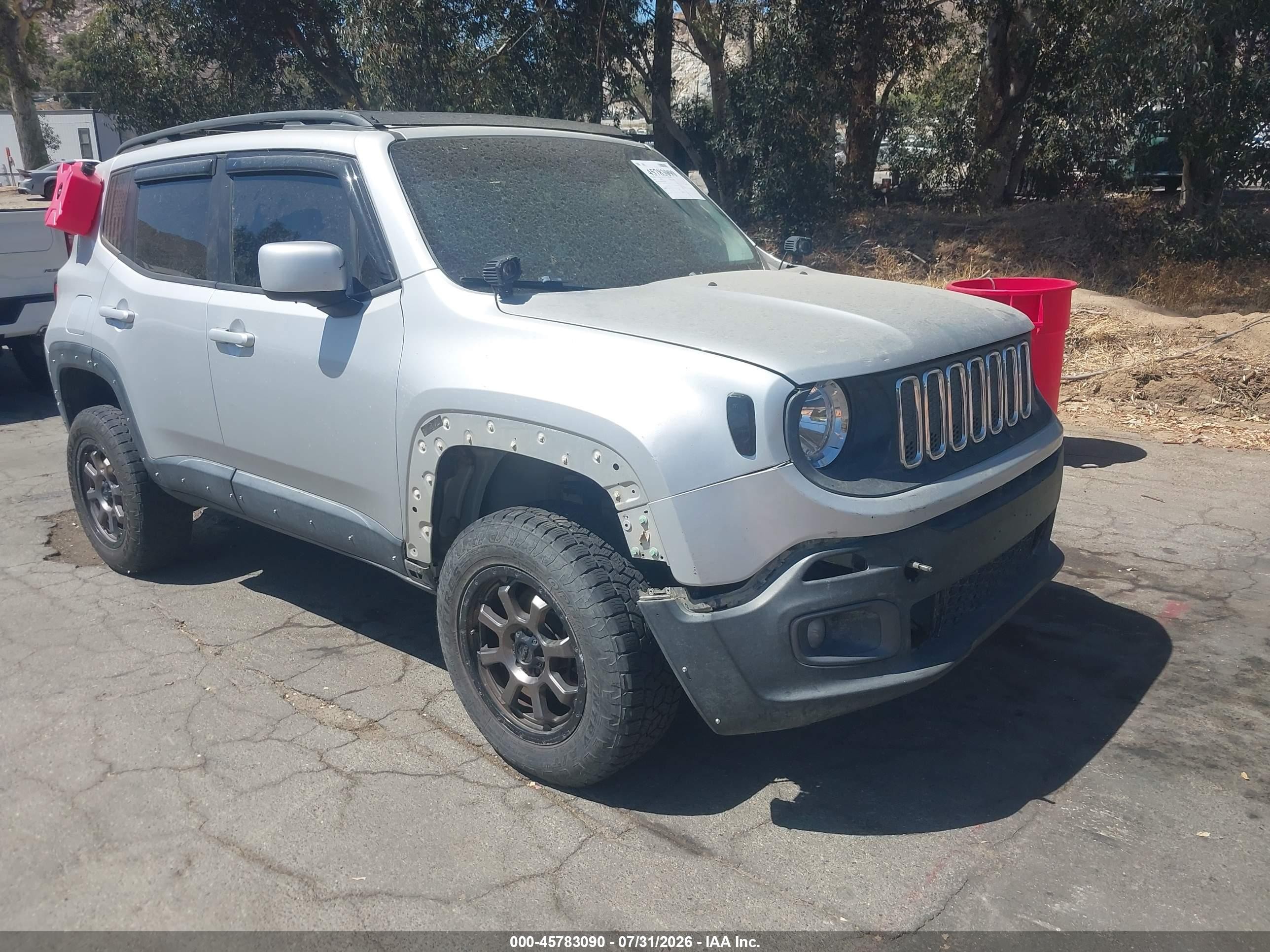 2015 Jeep Renegade Latitude Silver vin: ZACCJBBT3FPC39137