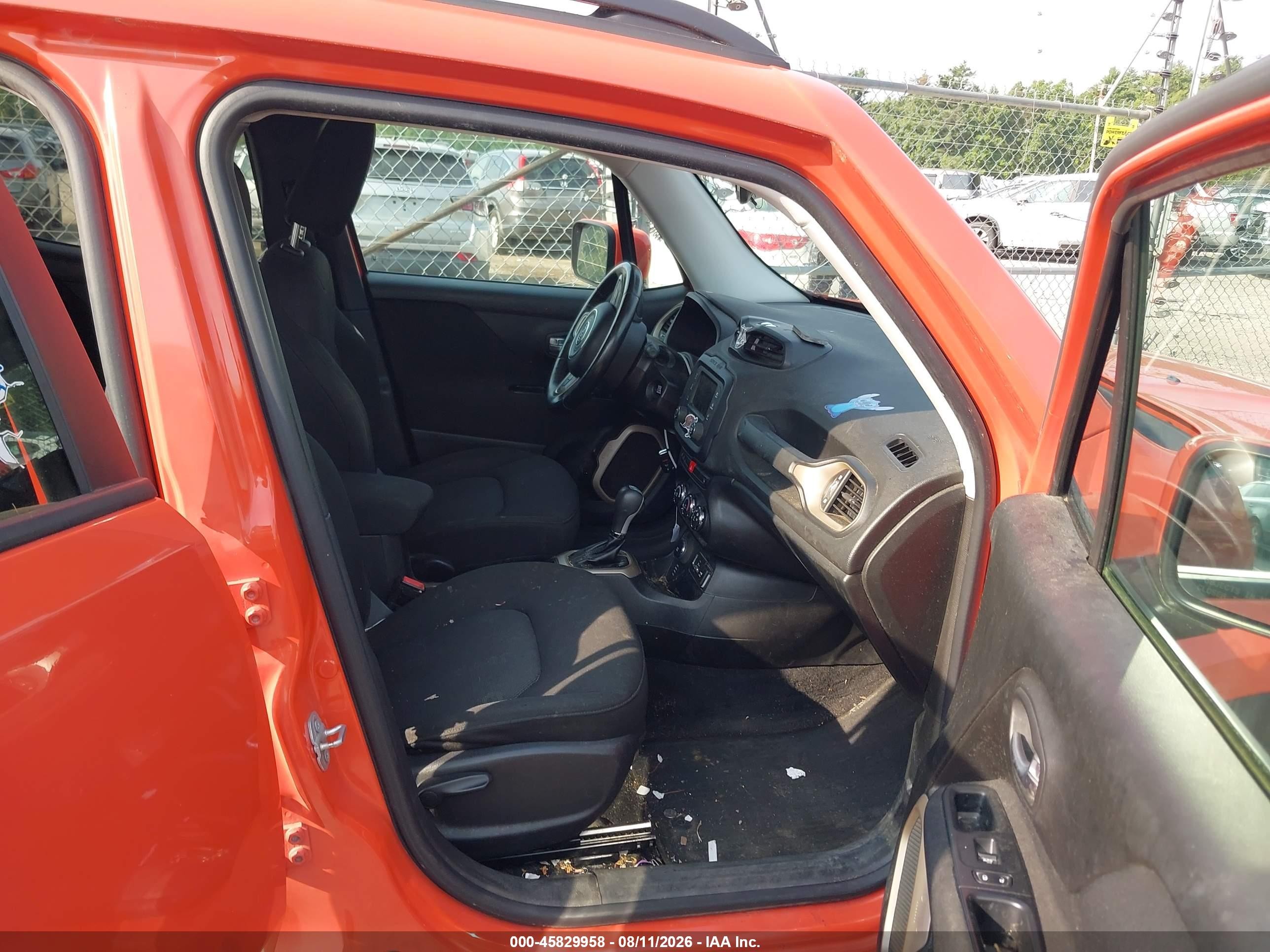 2015 Jeep Renegade Latitude Оранжевый vin: ZACCJBBT3FPC40966