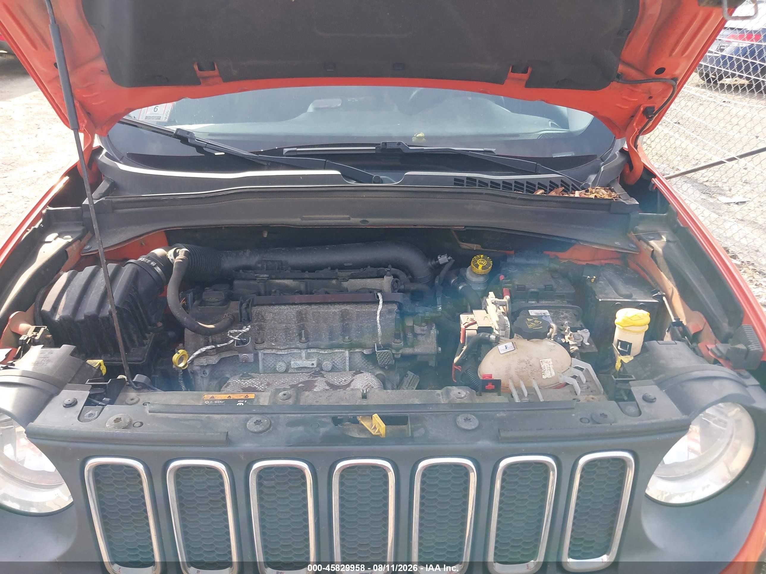 2015 Jeep Renegade Latitude Оранжевый vin: ZACCJBBT3FPC40966