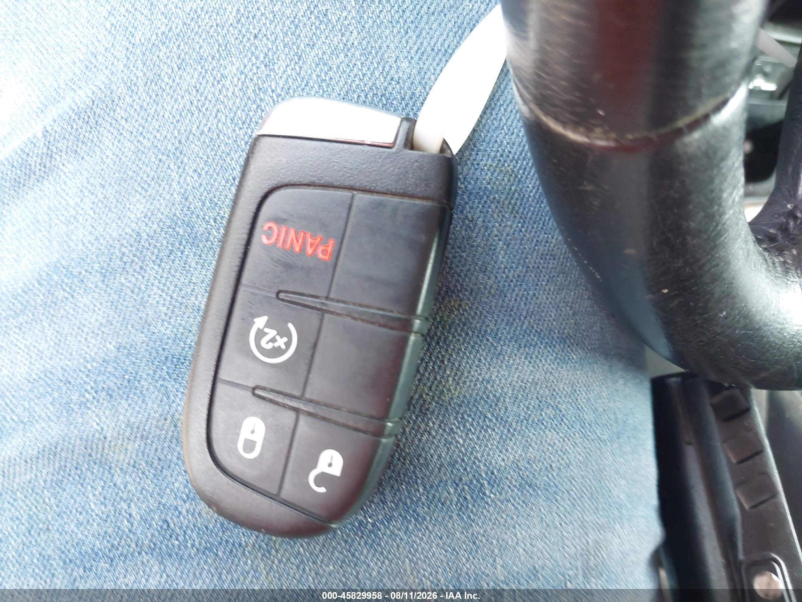 2015 Jeep Renegade Latitude Оранжевый vin: ZACCJBBT3FPC40966