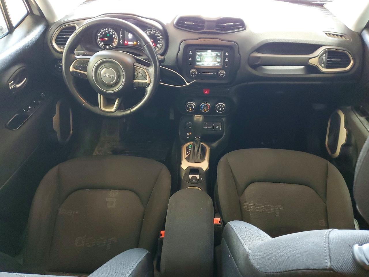 2015 Jeep Renegade Latitude Белый vin: ZACCJBBT4FPB39872