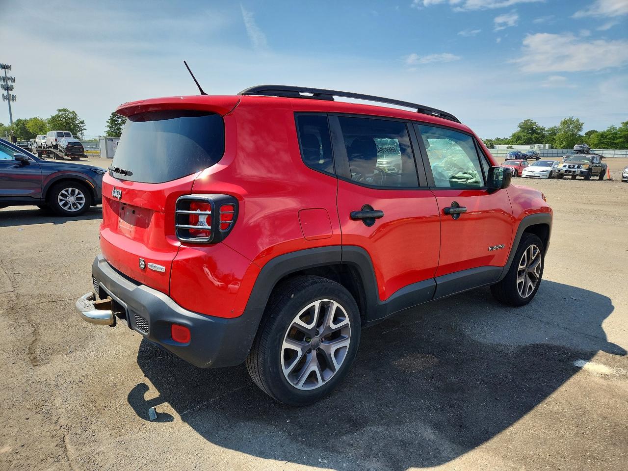 2015 Jeep Renegade Latitude Red vin: ZACCJBBT4FPC00654