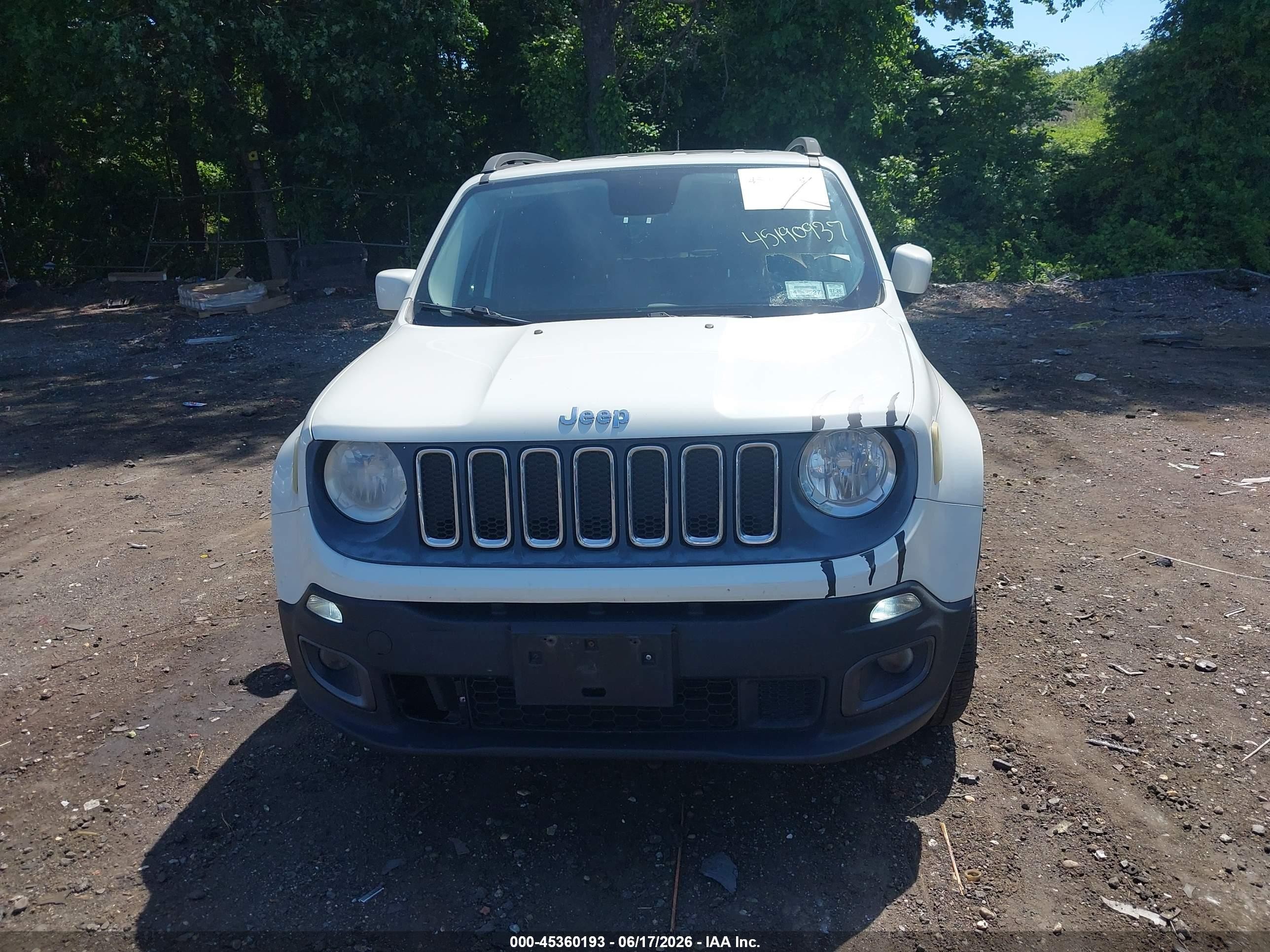 2015 Jeep Renegade Latitude Белый vin: ZACCJBBT4FPC05384