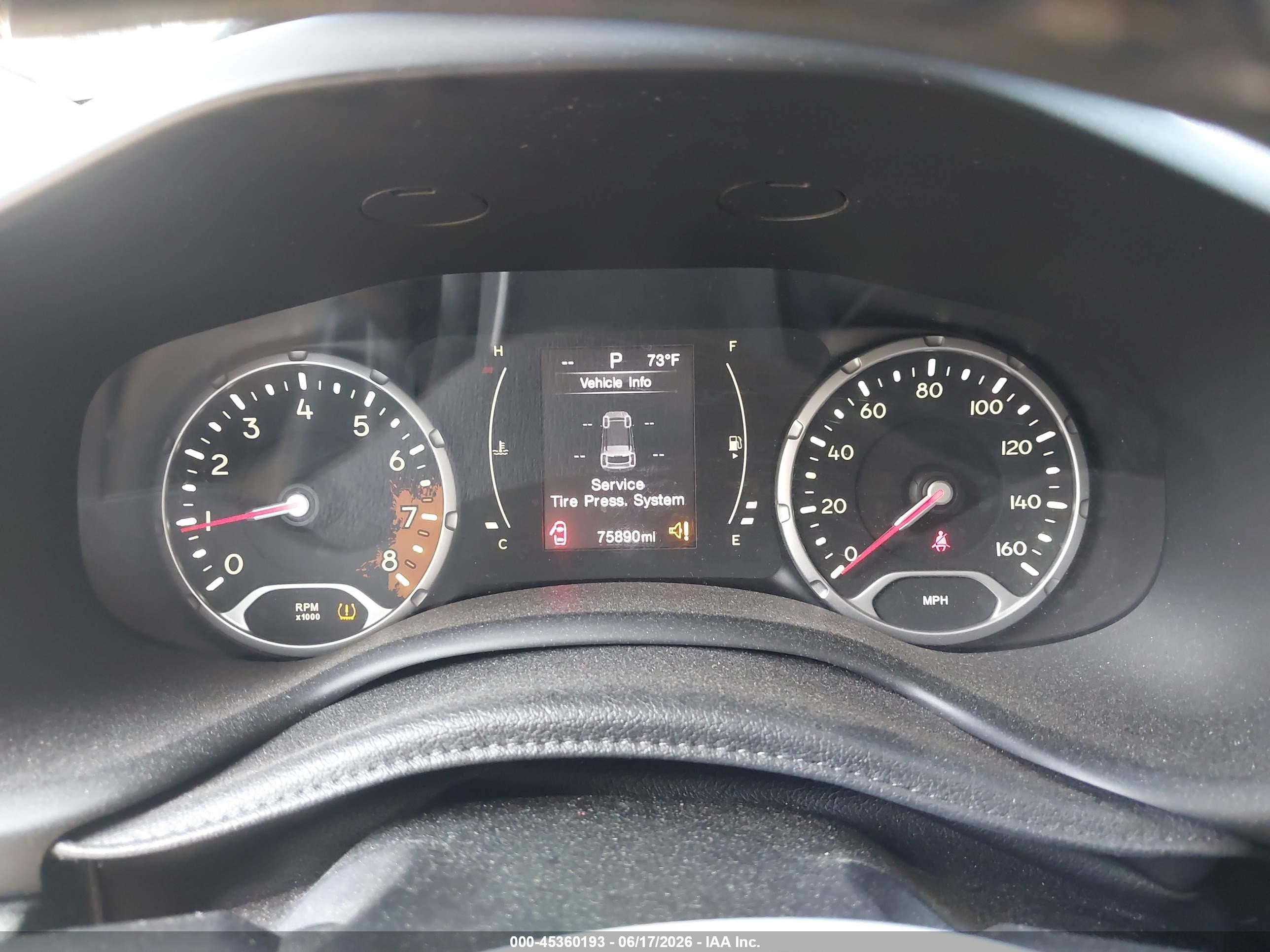 2015 Jeep Renegade Latitude Белый vin: ZACCJBBT4FPC05384