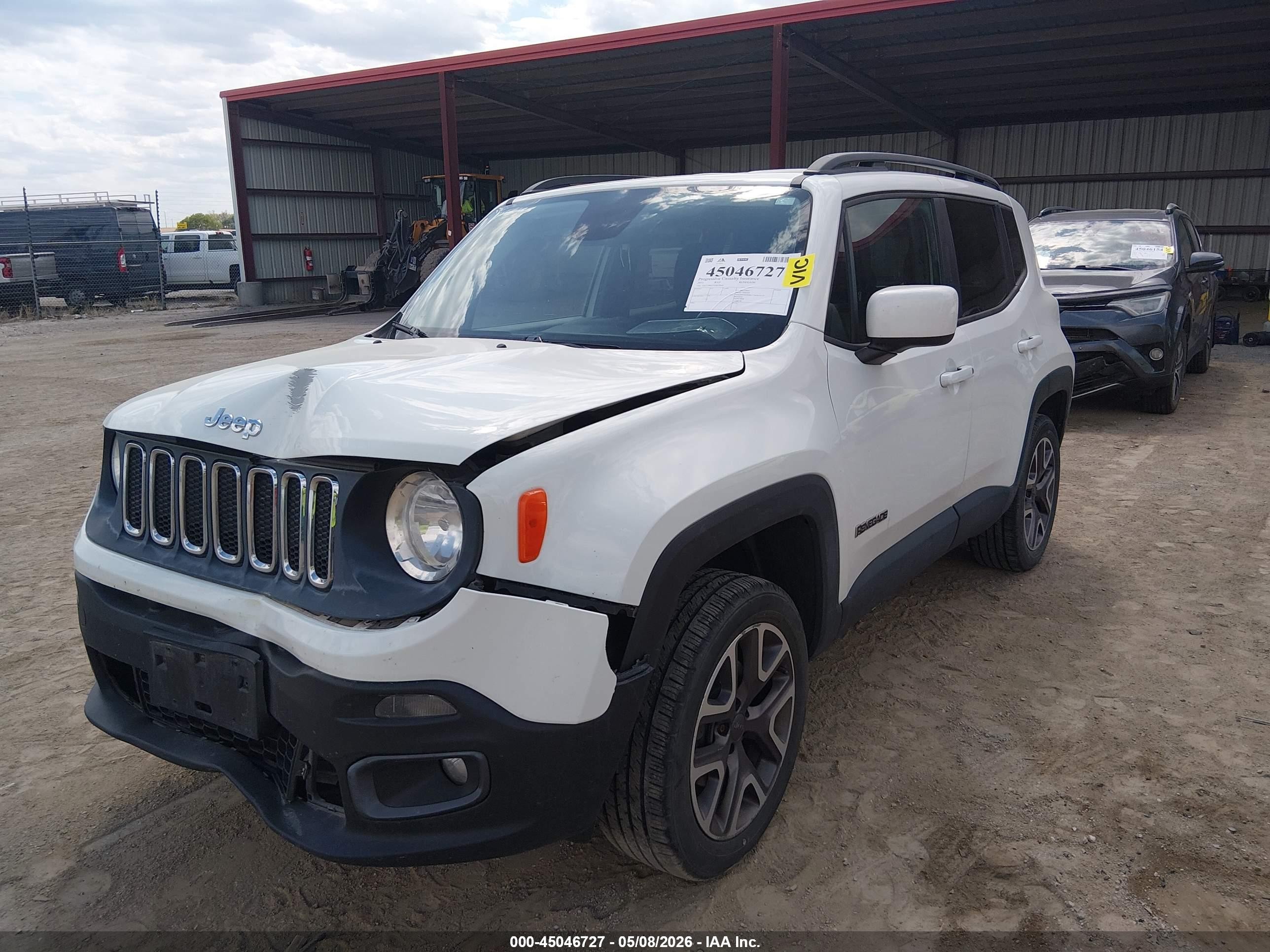 2015 Jeep Renegade Latitude White vin: ZACCJBBT5FPB29660