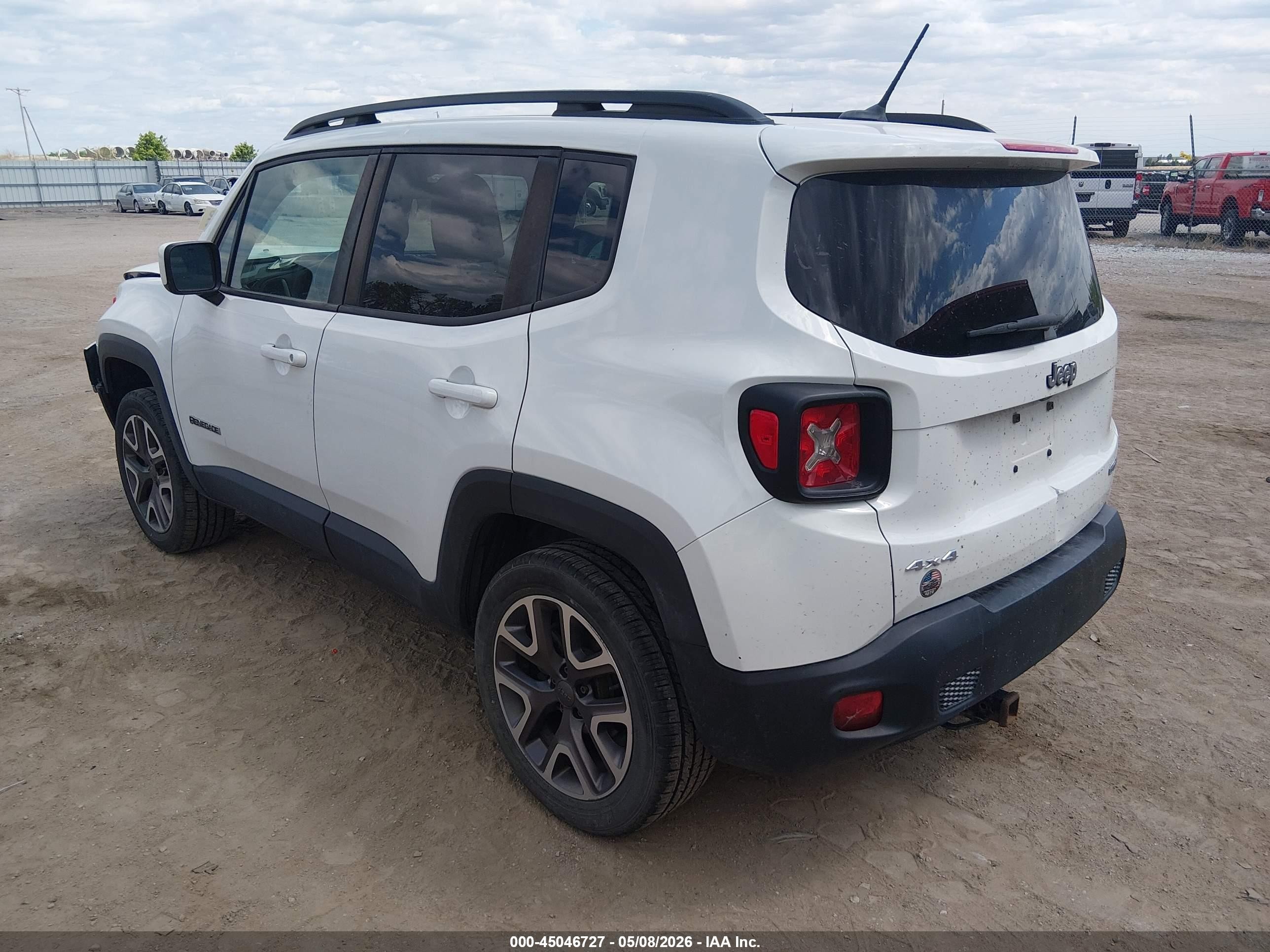 2015 Jeep Renegade Latitude White vin: ZACCJBBT5FPB29660