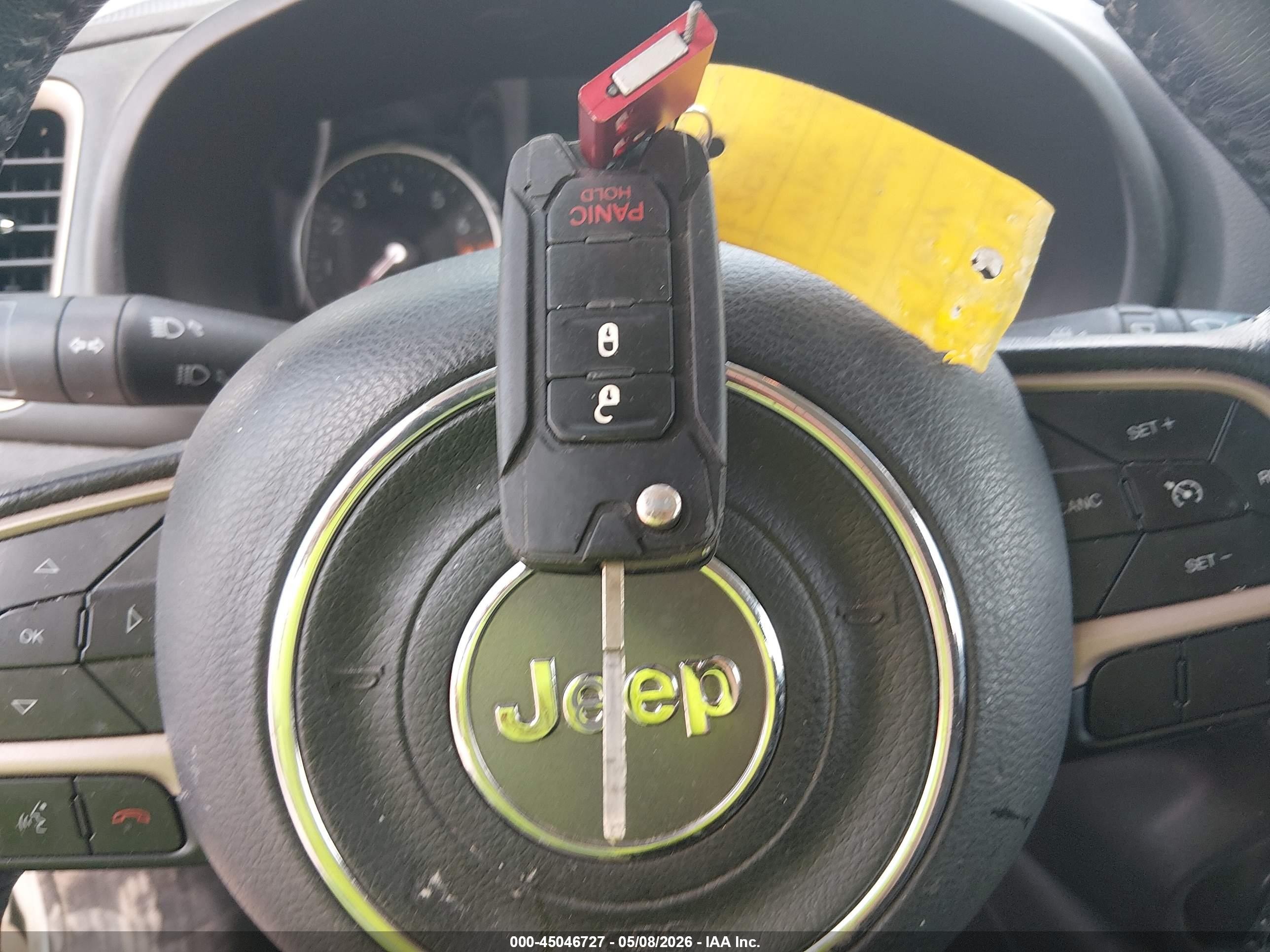 2015 Jeep Renegade Latitude White vin: ZACCJBBT5FPB29660