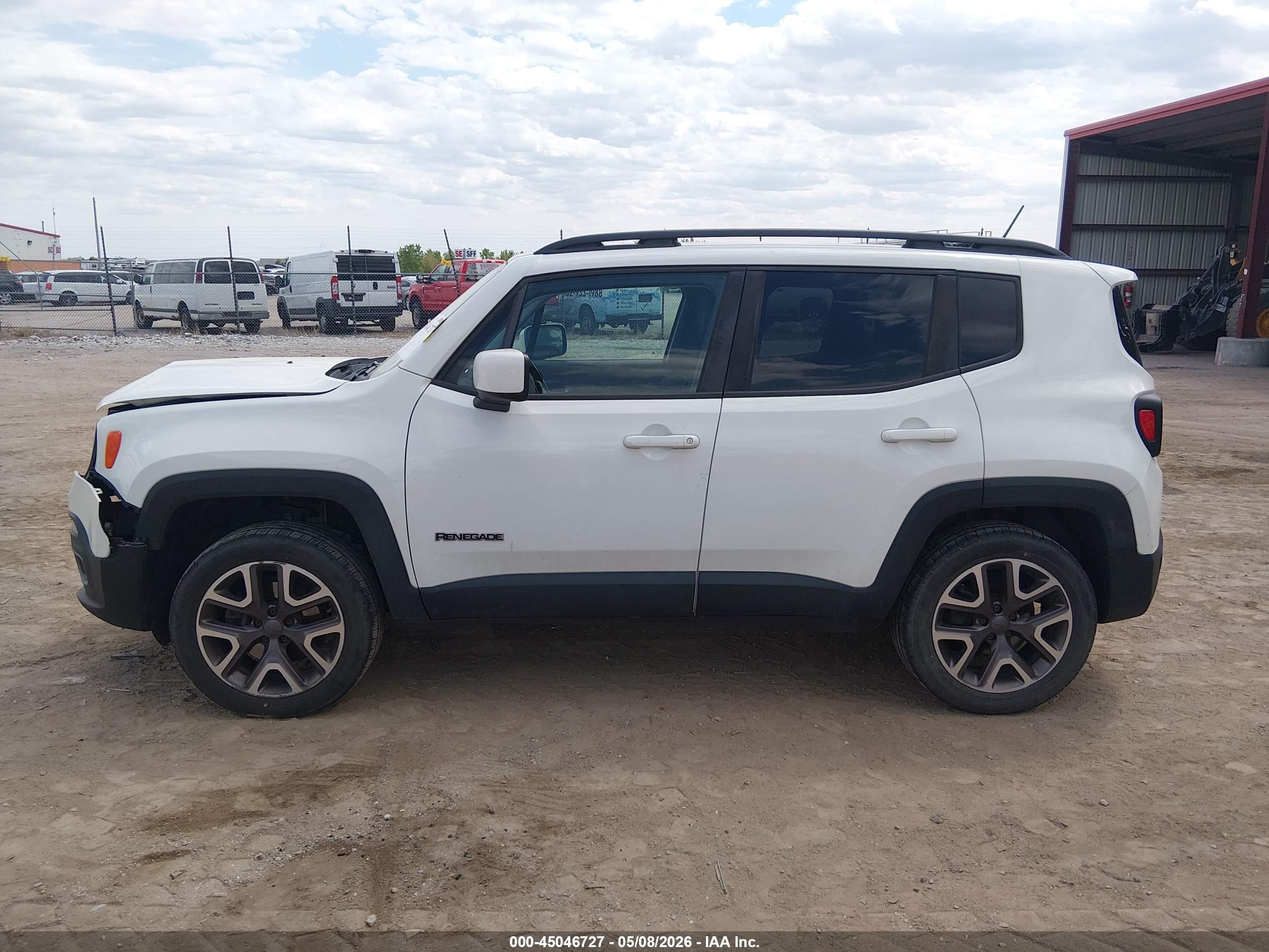 2015 Jeep Renegade Latitude White vin: ZACCJBBT5FPB29660